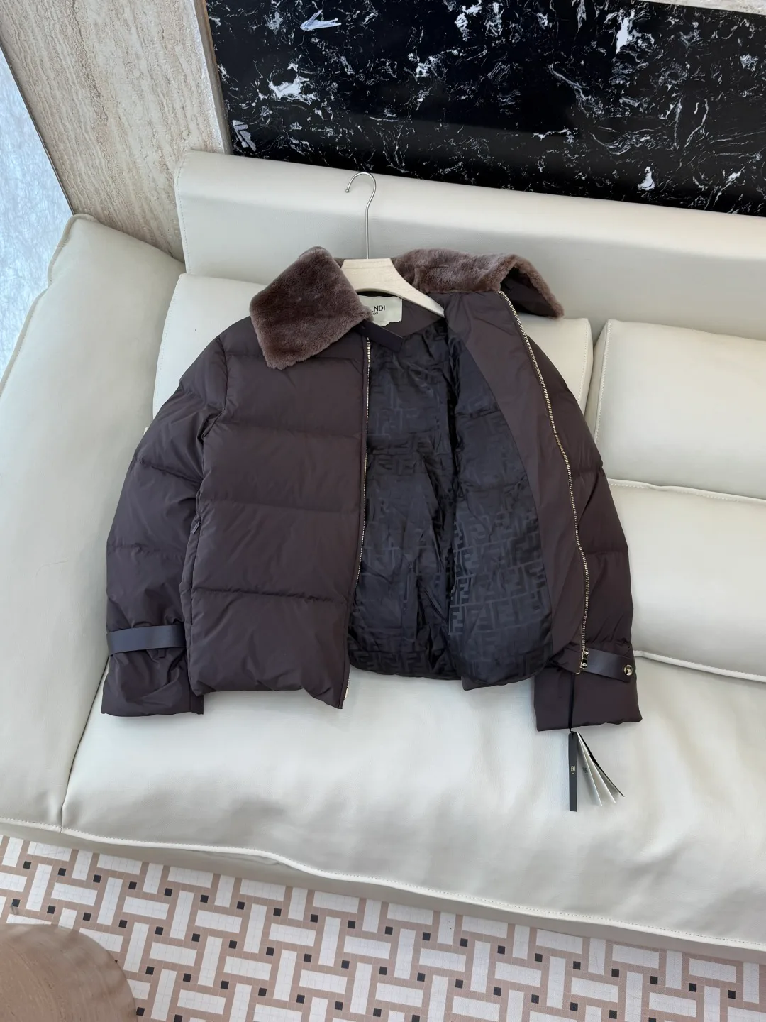 Куртки И Пуховики Женские Fendi 19572374