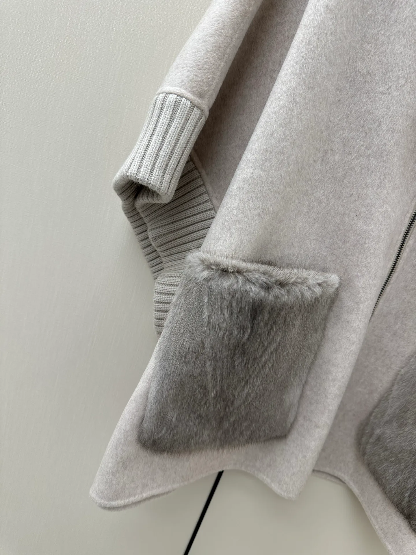 Пальто Женские Loro Piana 18721556
