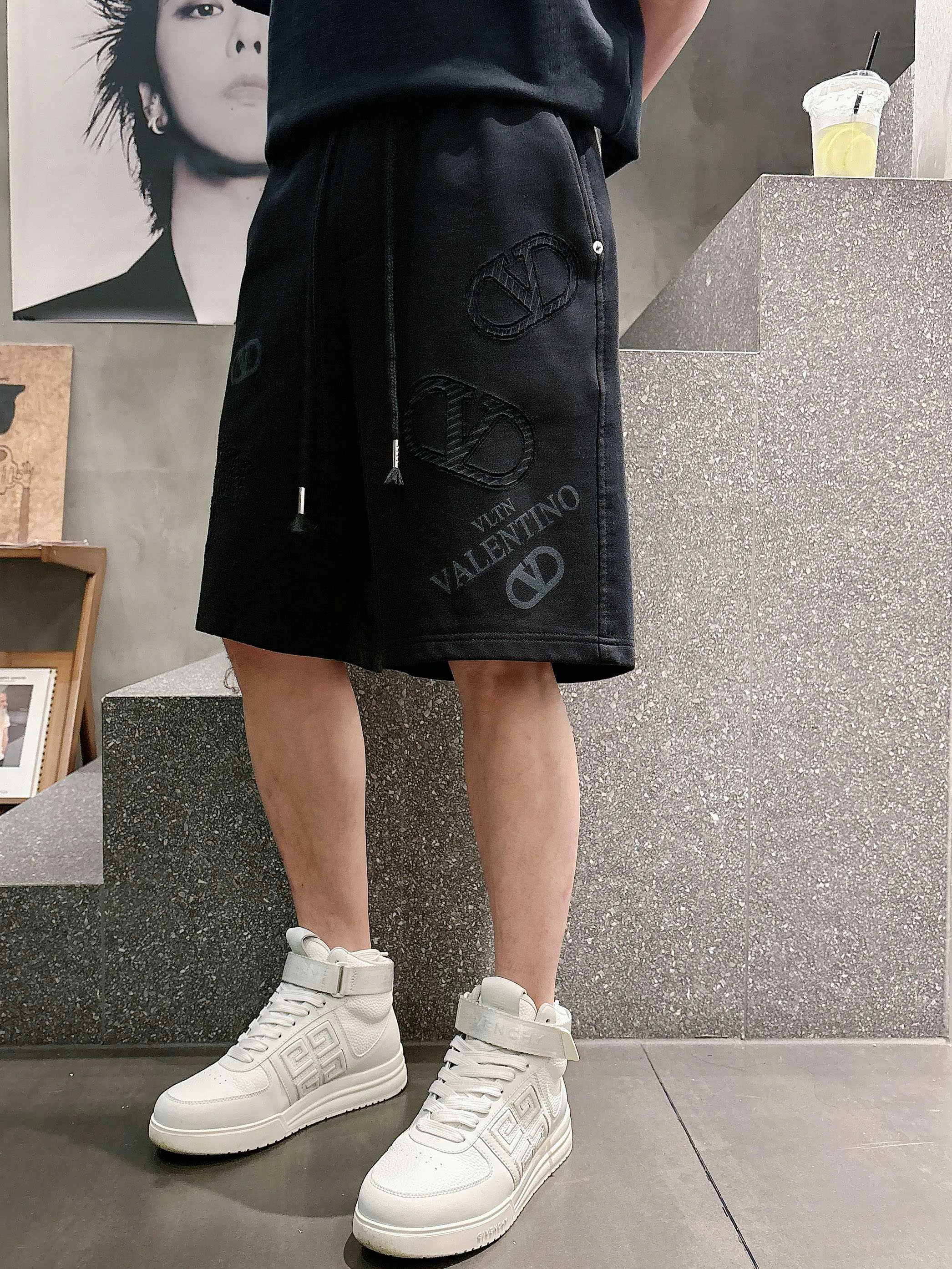 Шорты Мужские Valentino 14602243