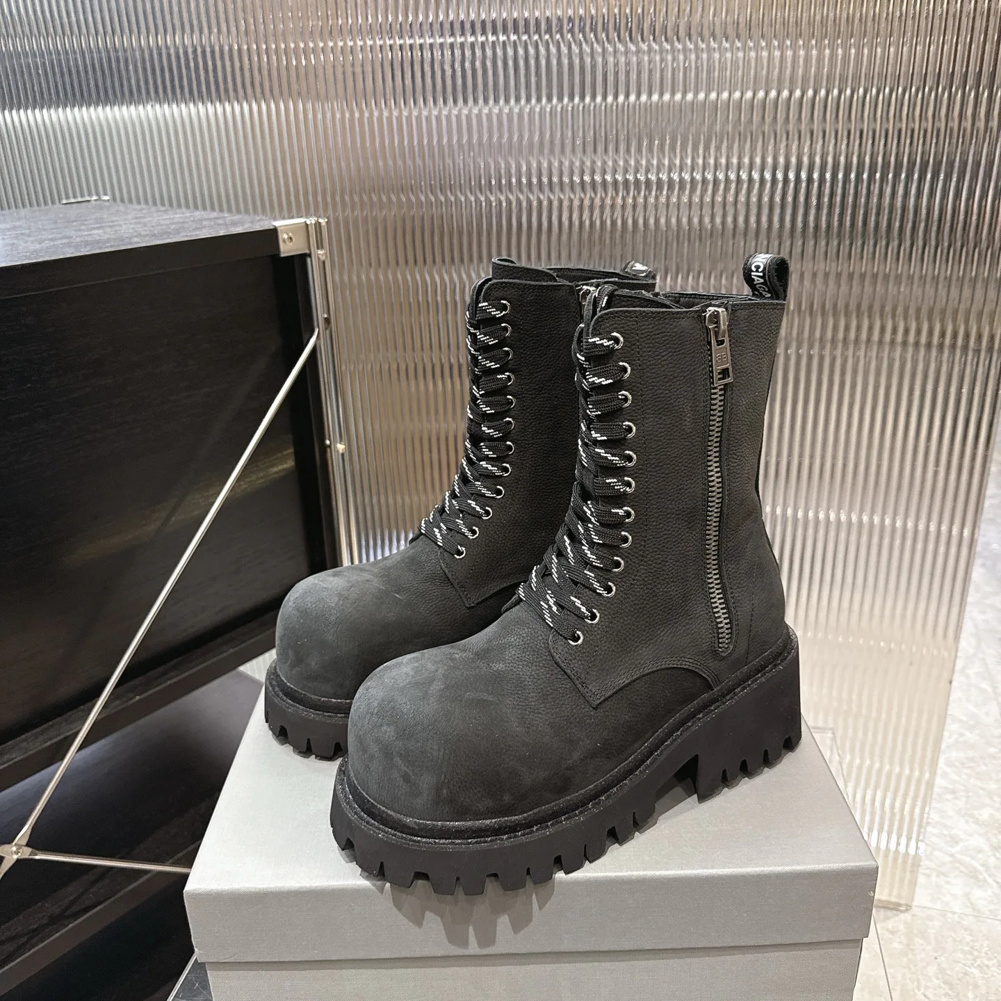 Ботинки Мужские Balenciaga 18598032