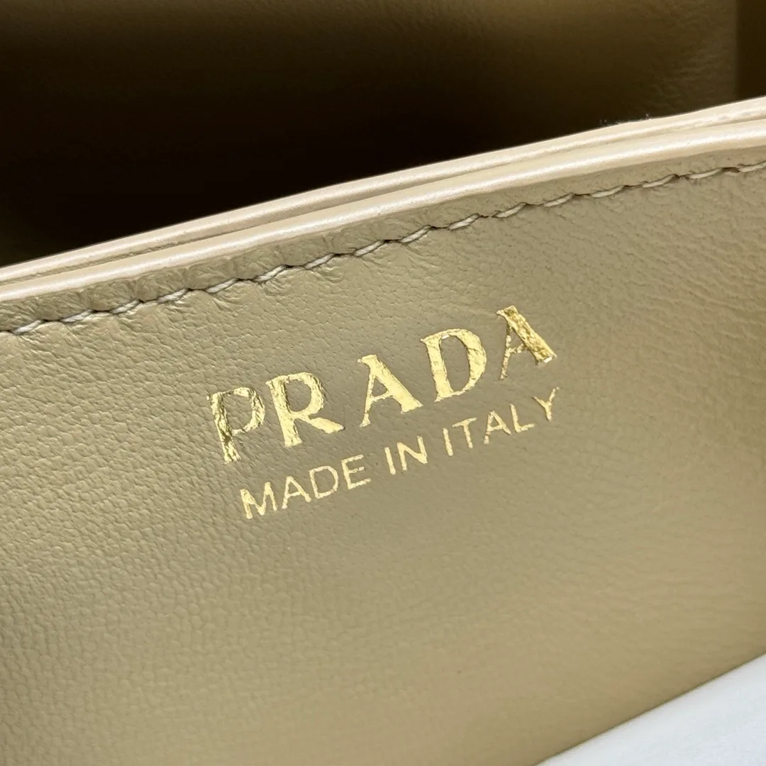 Классические Сумки Женские Prada 11565722