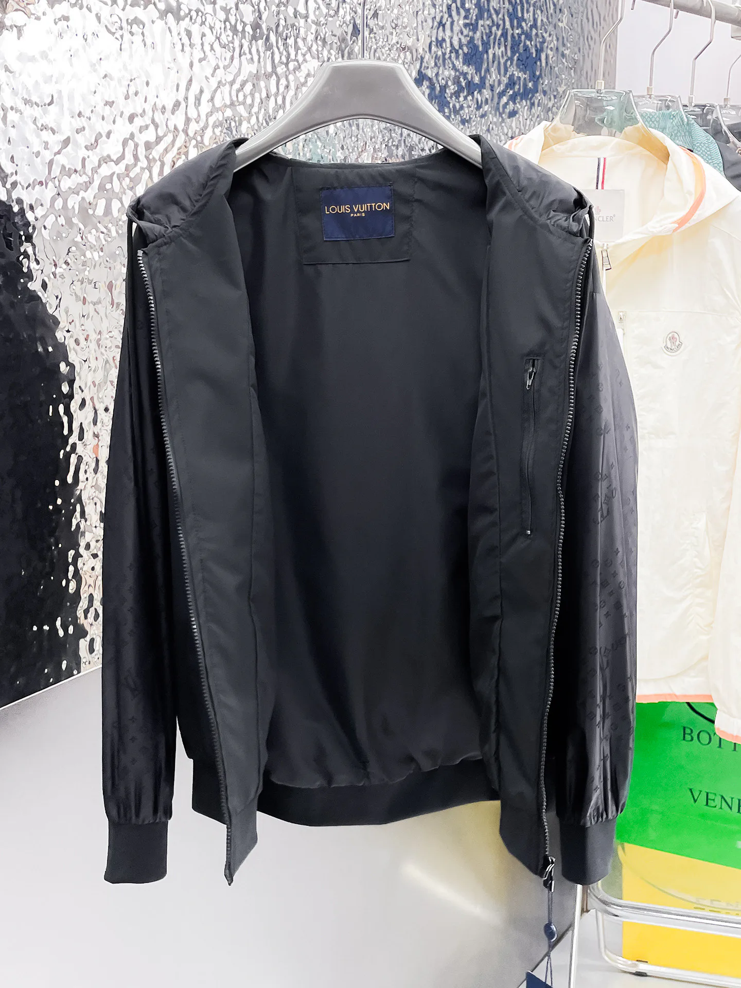 Куртки И Пуховики Мужские Louis Vuitton 9352352