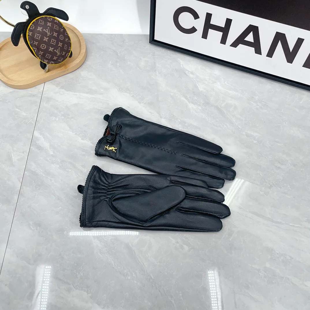 Перчатки Saint Laurent 331055