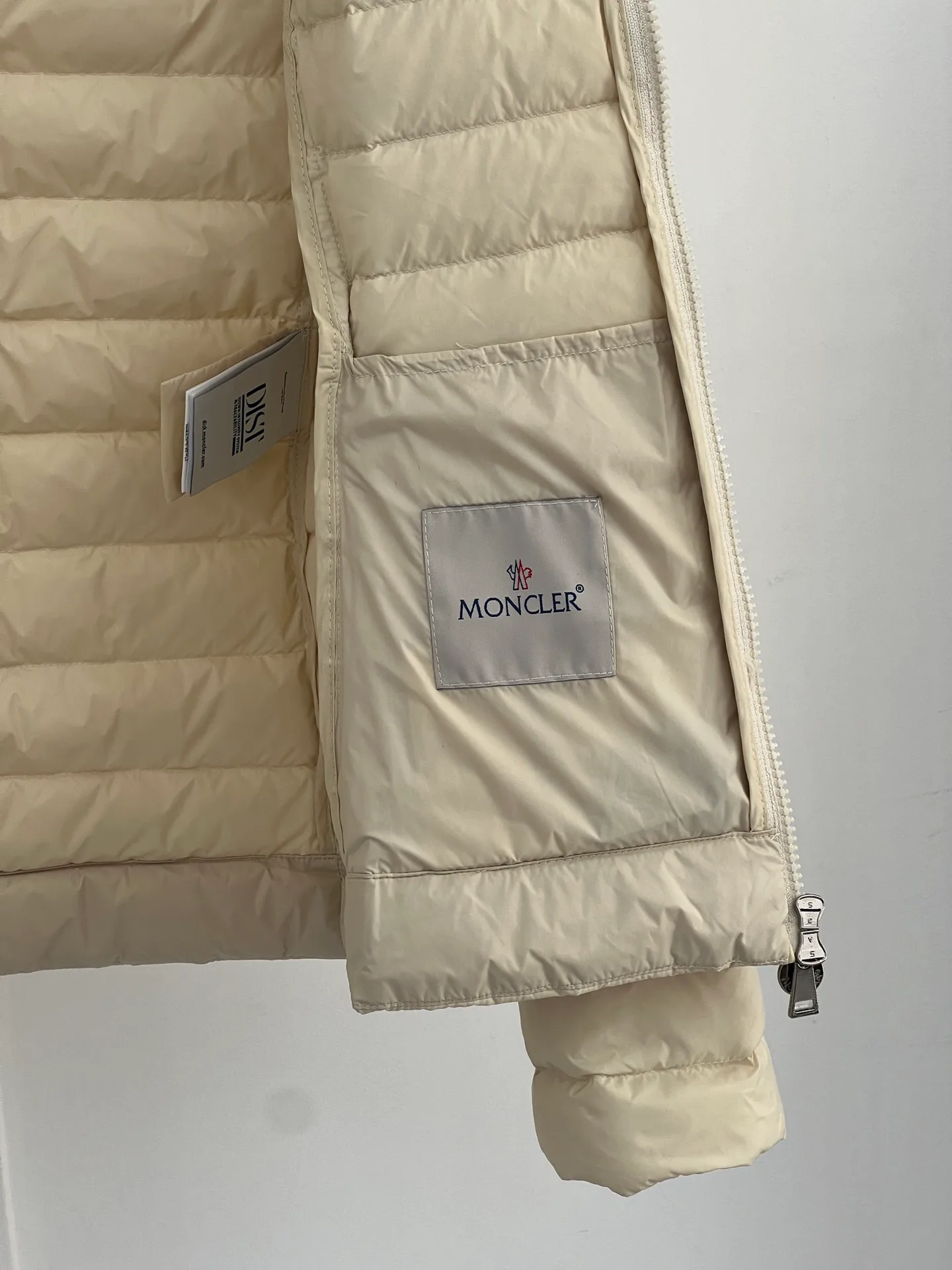 Куртки И Пуховики Женские Moncler 18416157