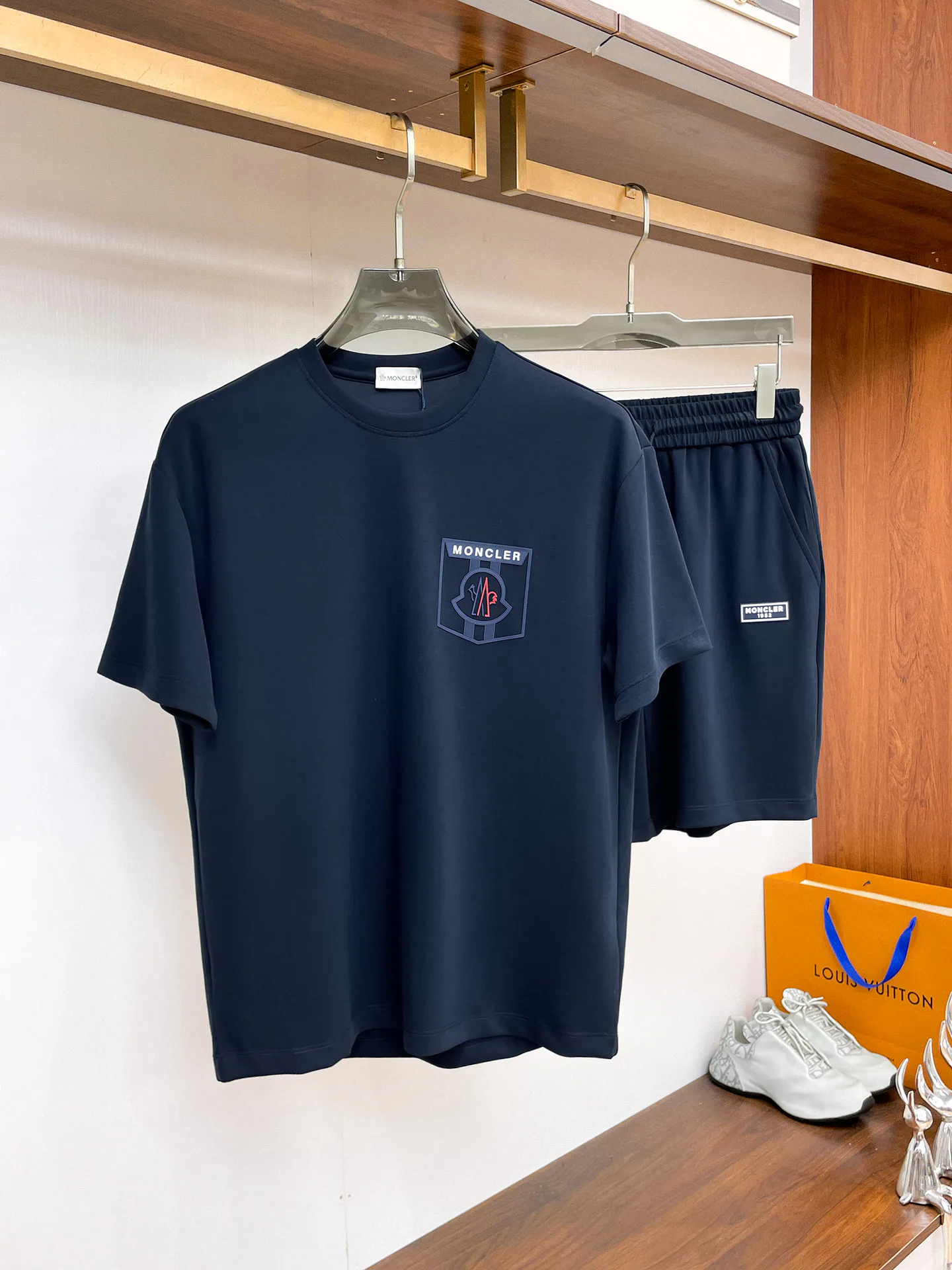 Куртки И Пуховики Мужские Moncler 13255785