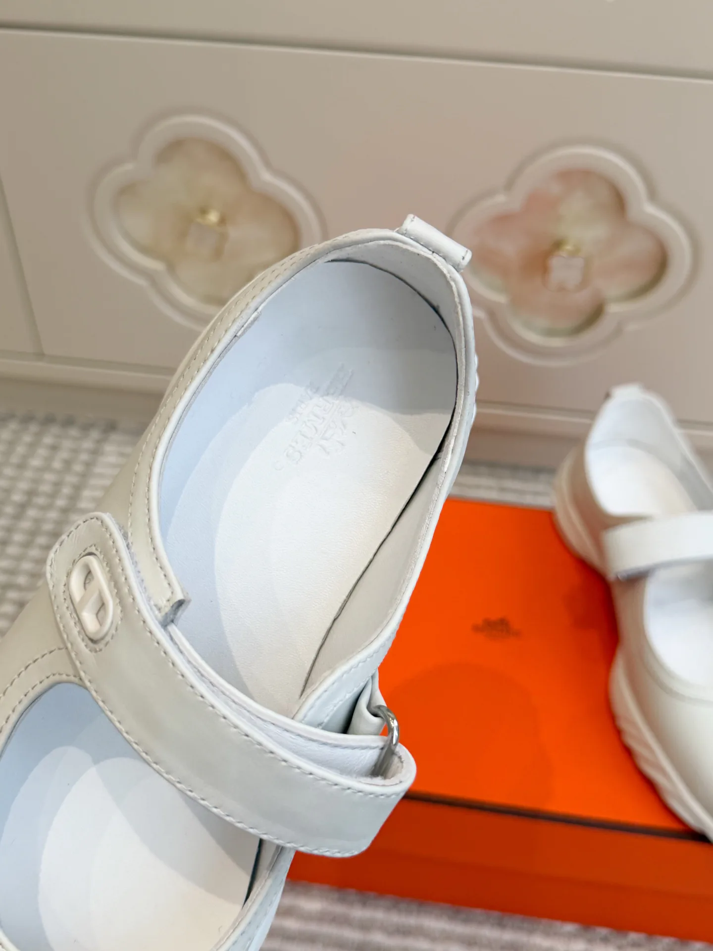 Кроссовки Женские Hermes 18738037