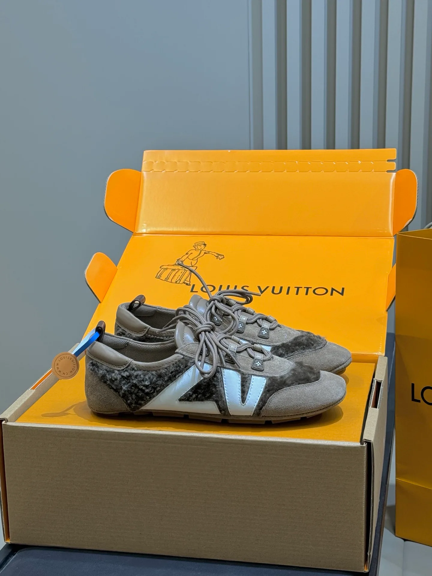 Кроссовки Женские Louis Vuitton 1130770
