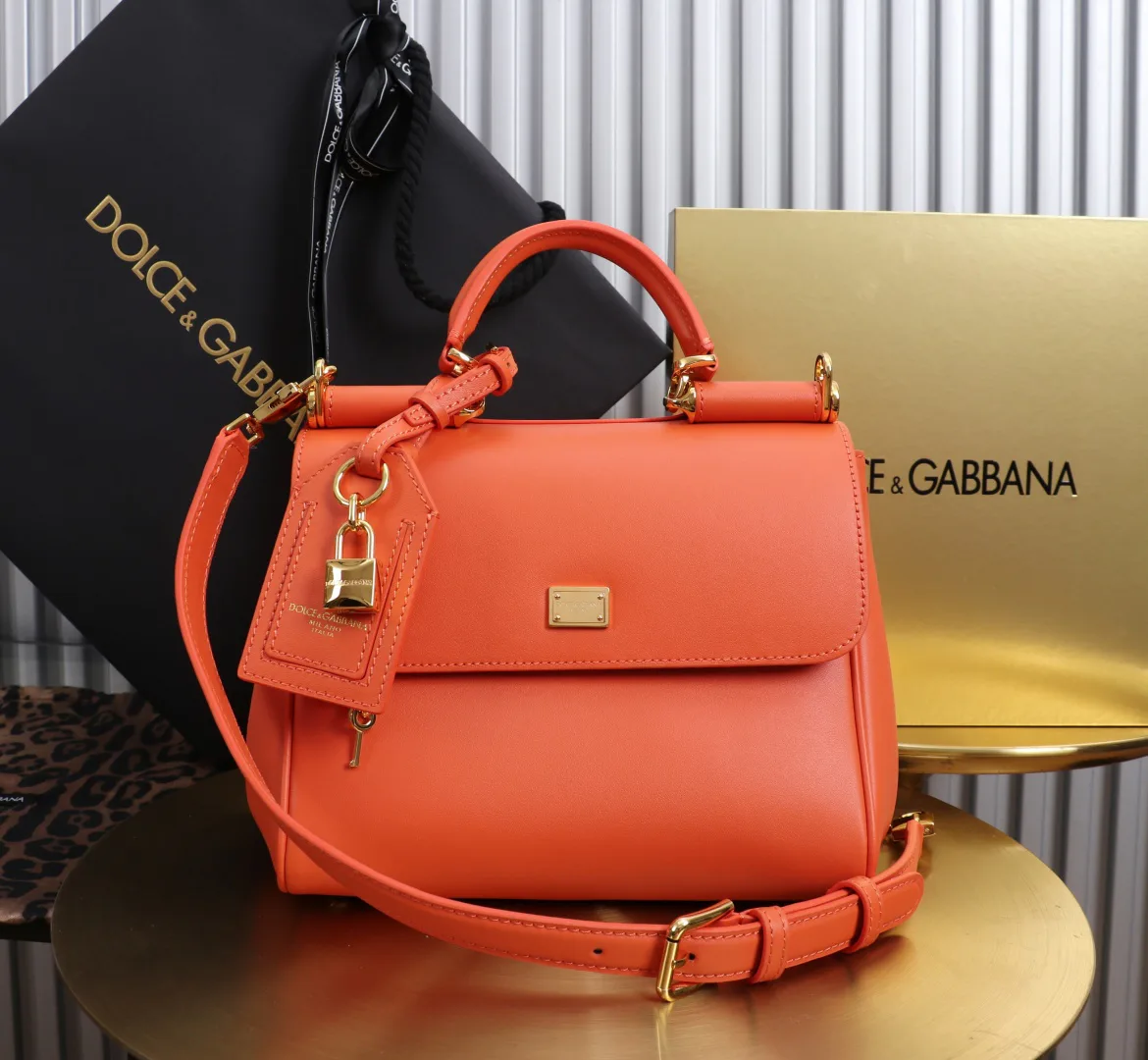 Классические Сумки Женские Dolce & Gabbana 18004434