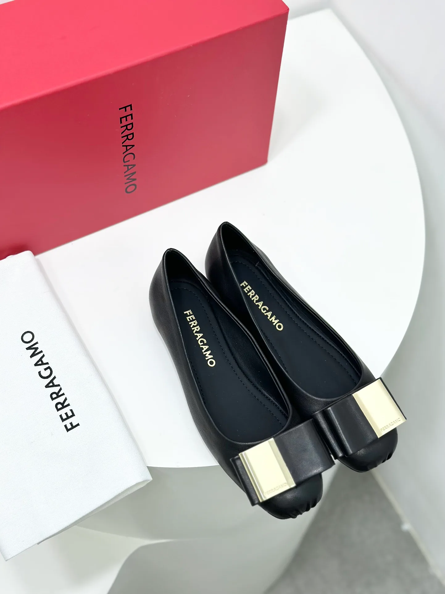Балетки Женские Salvatore Ferragamo 18531859