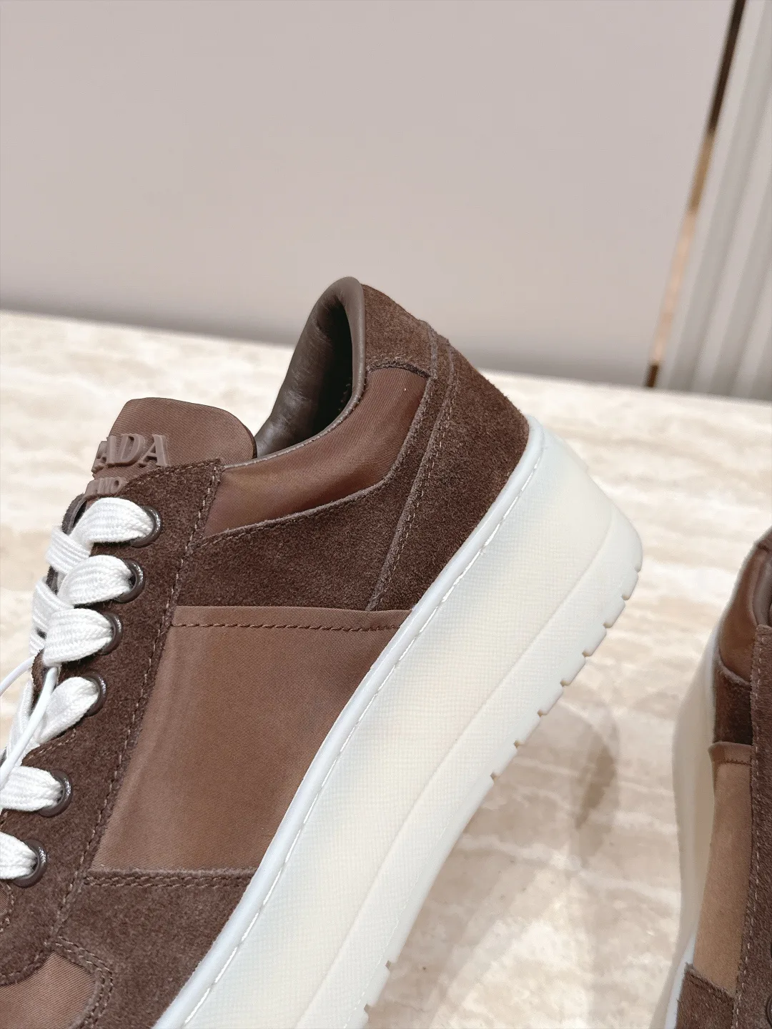 Кроссовки Женские Prada 18650059