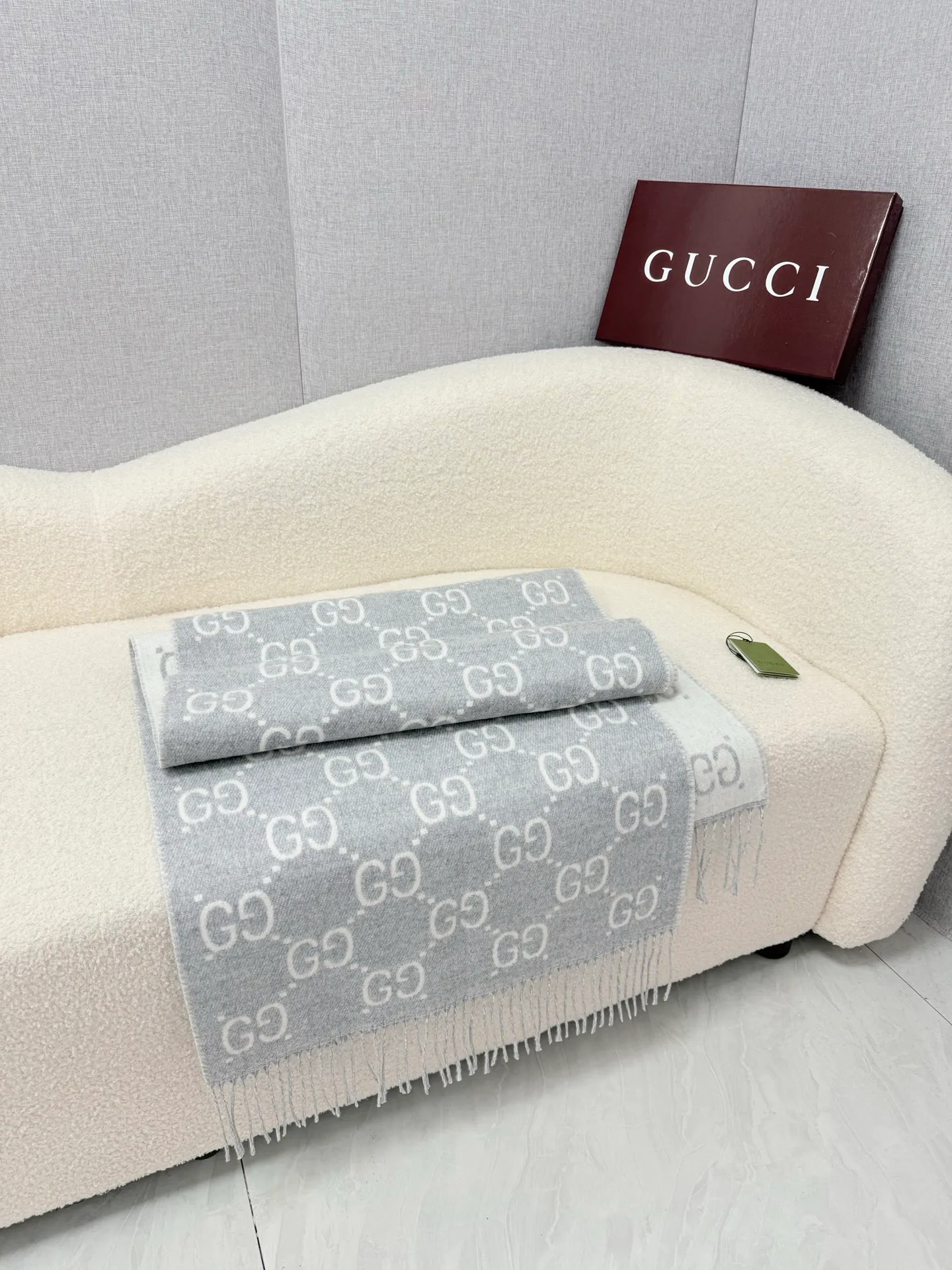 Шарфы Gucci 18275015