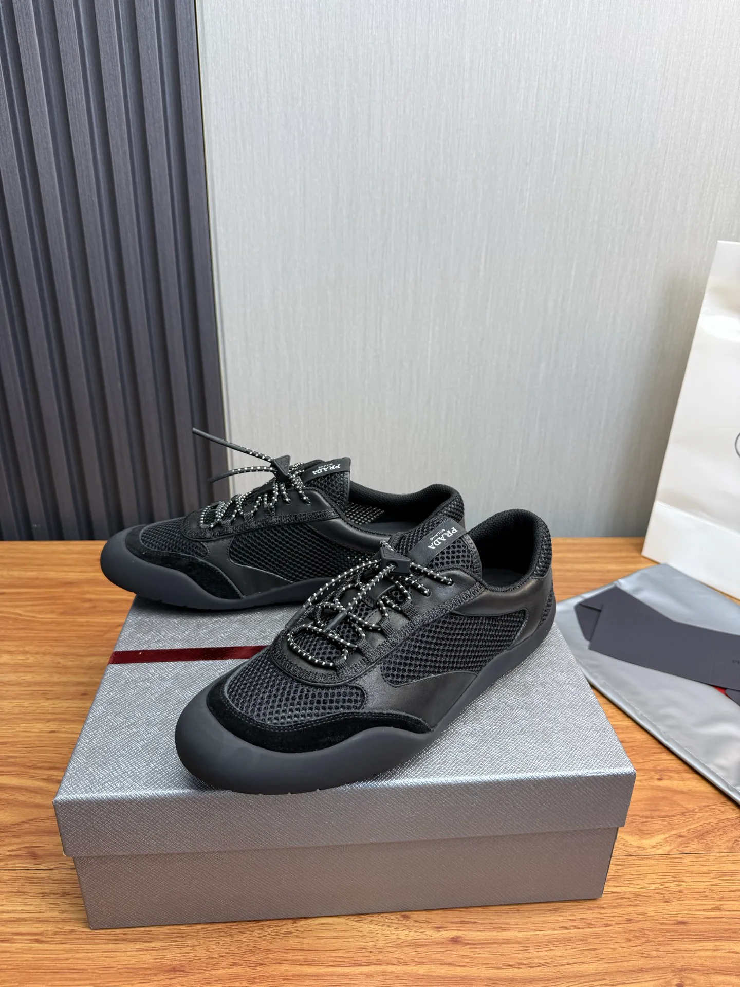 Кроссовки Мужские Prada 13537325