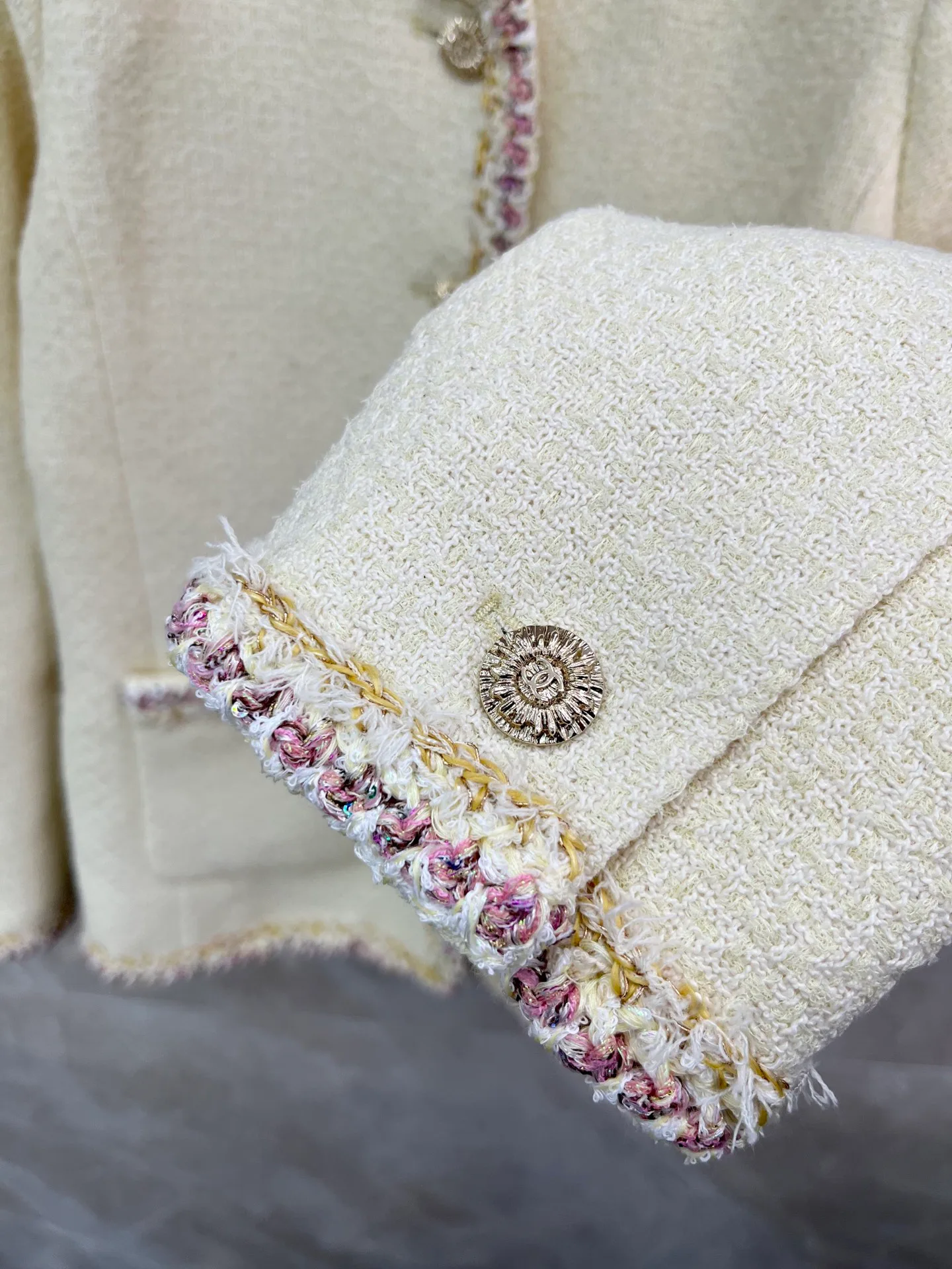 Куртки И Пуховики Женские Chanel 648498