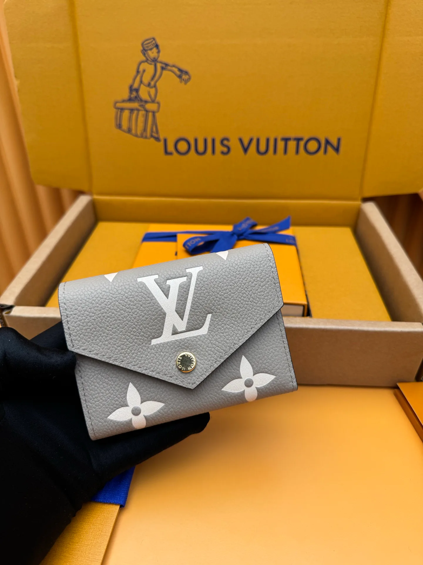 Клатчи Женские Louis Vuitton 1923364