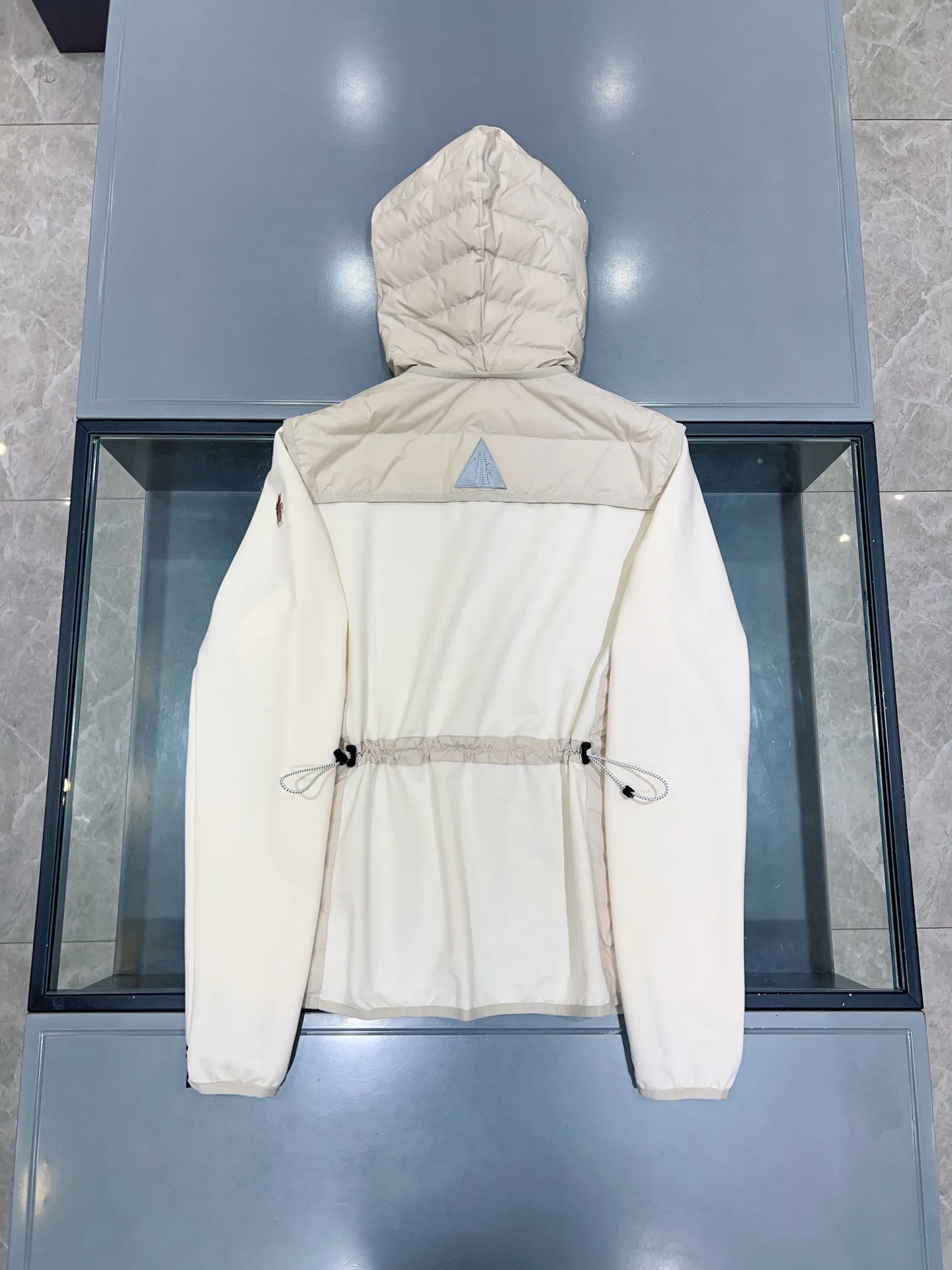 Куртки И Пуховики Женские Moncler 18368415