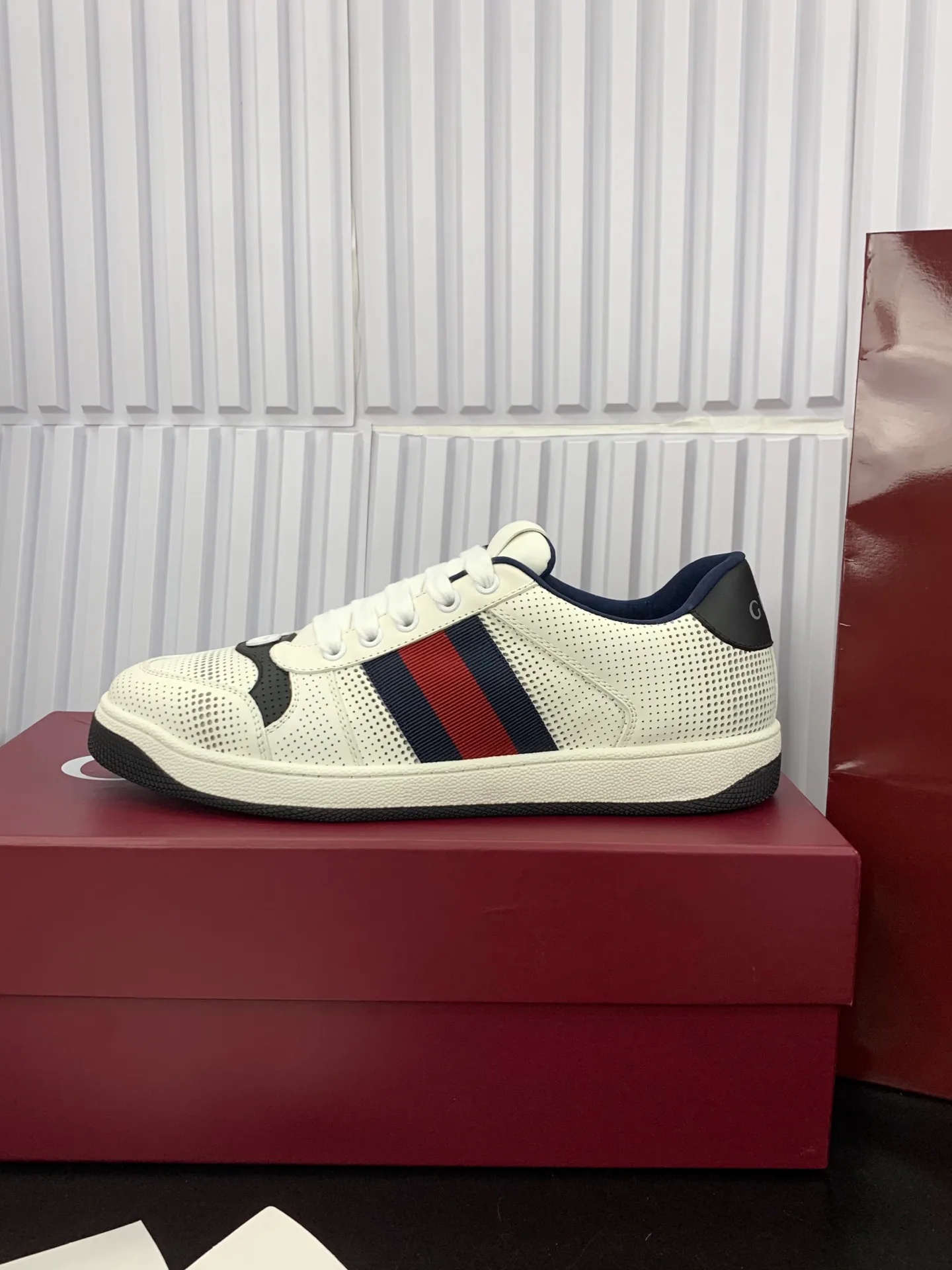 Кроссовки Женские Gucci 17545281