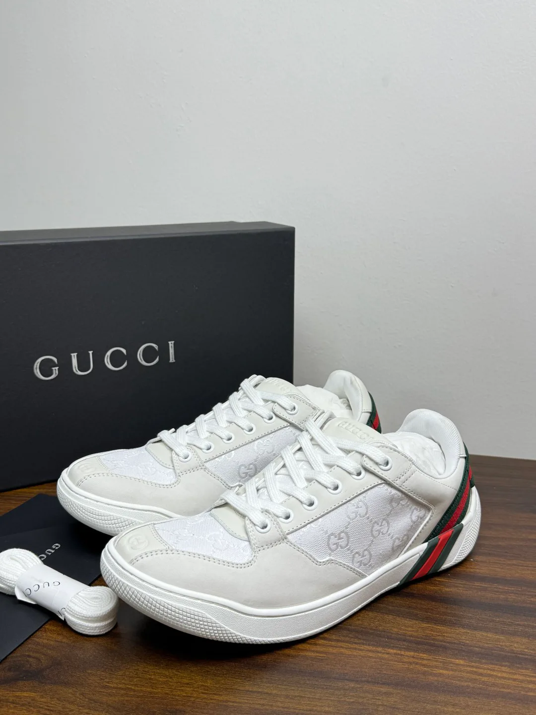 Кроссовки Женские Gucci 18961386