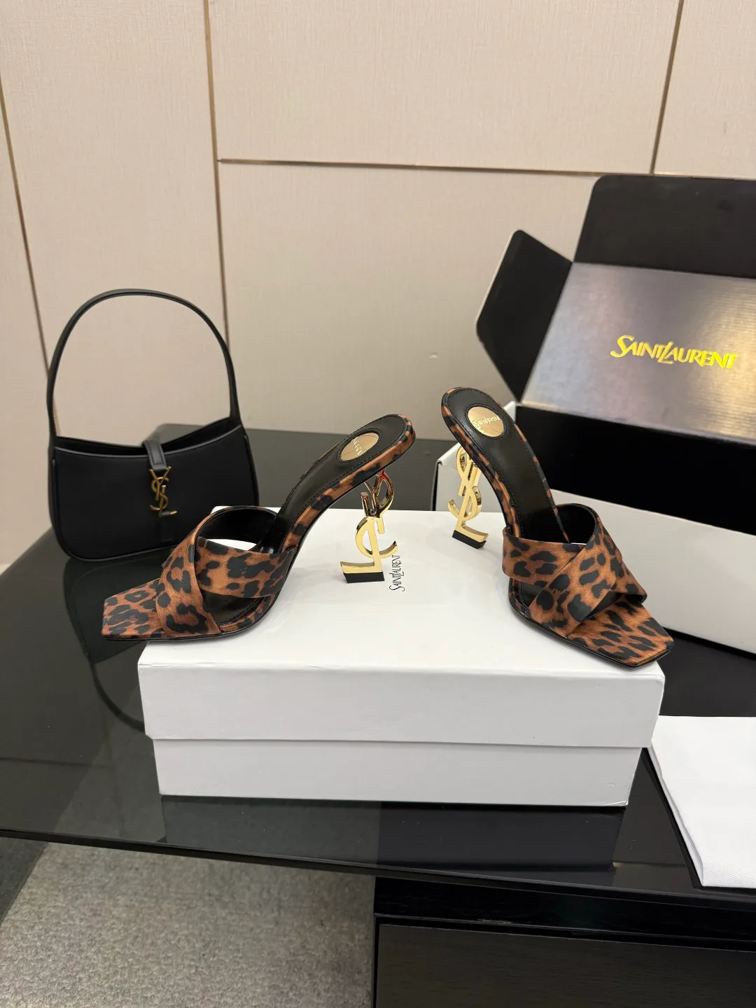Босоножки Женские Saint Laurent 11336492