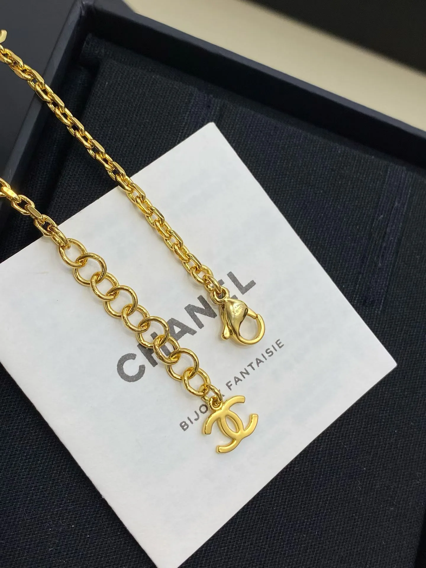 Бижутерия Chanel 18122425