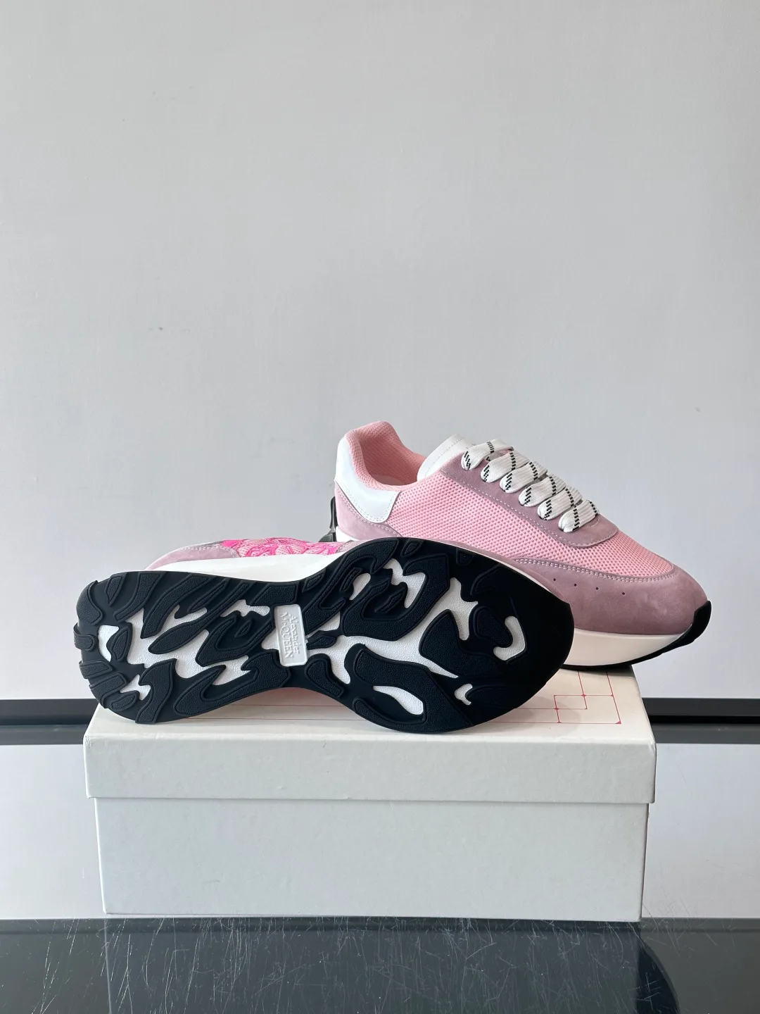 Кроссовки Женские Alexander Mcqueen 564589