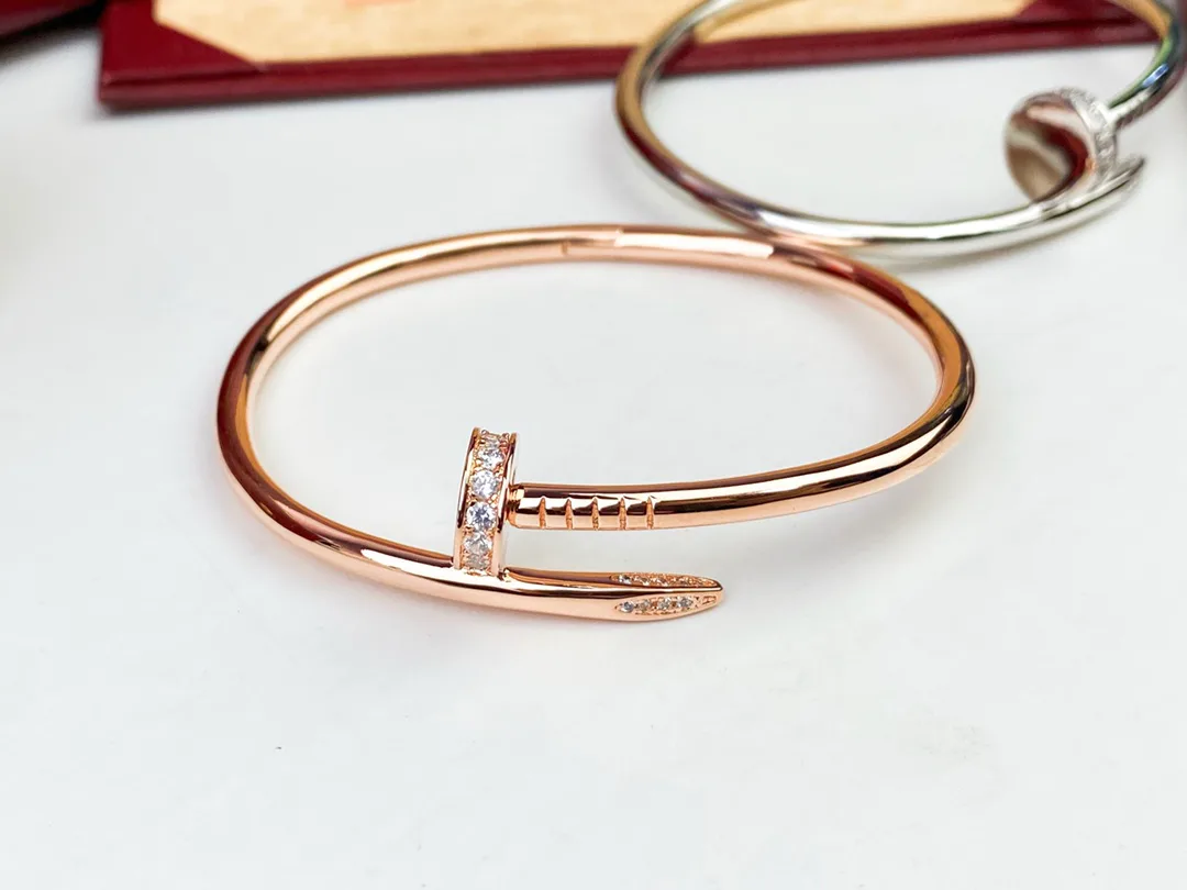 Бижутерия Cartier 11731