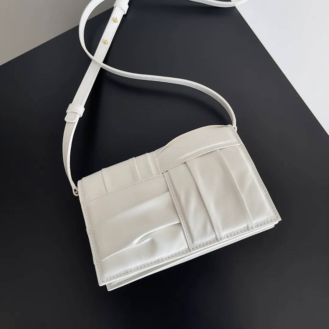 Сумки На Ремне Женские Bottega Veneta 974139