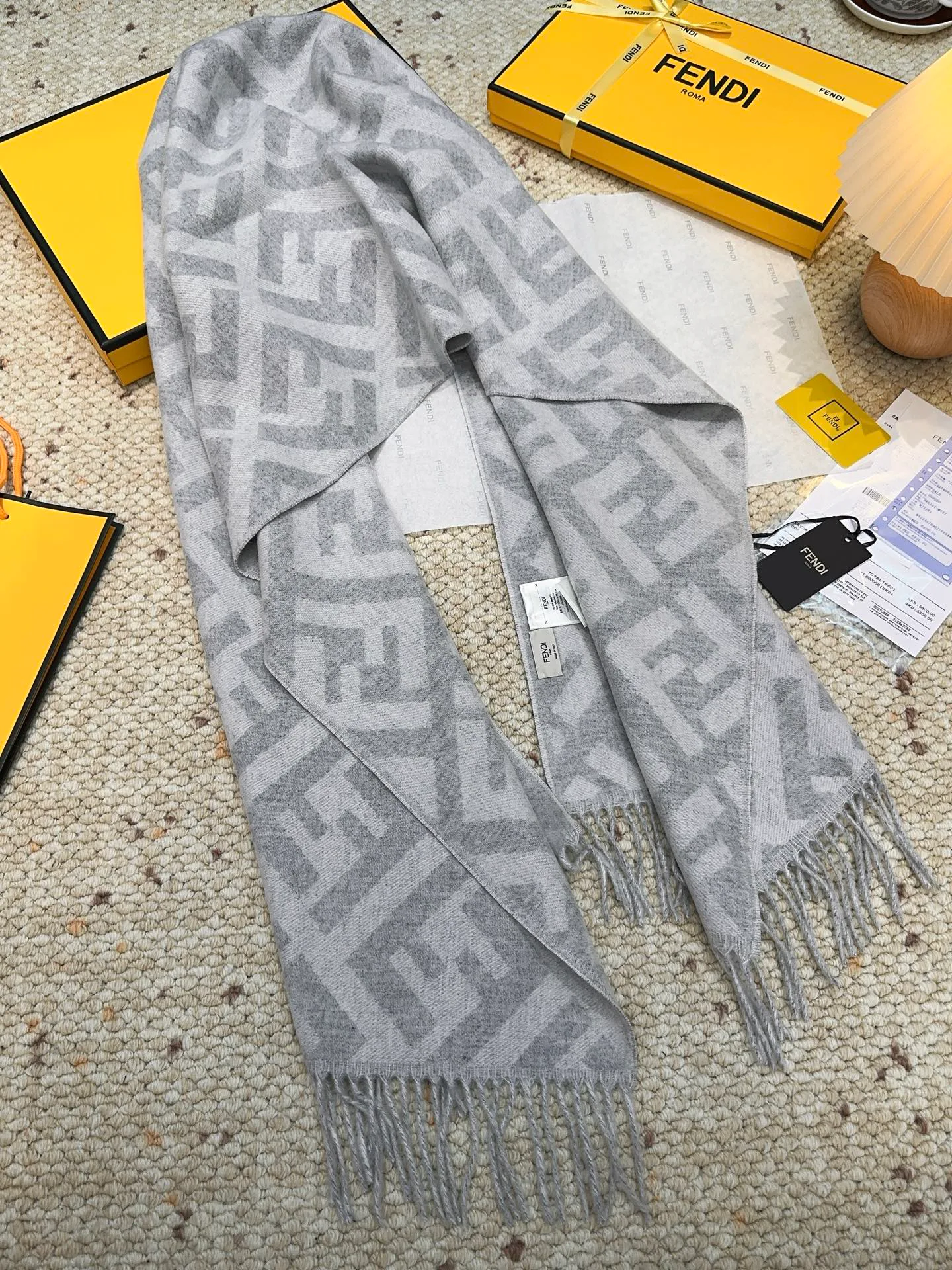 Шарфы Fendi 18105457