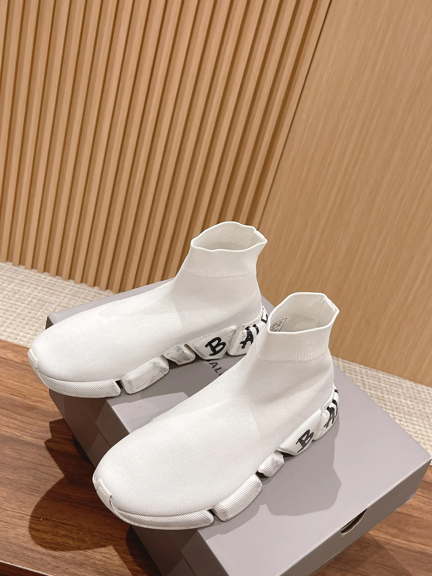 Кроссовки Женские Balenciaga 19780175