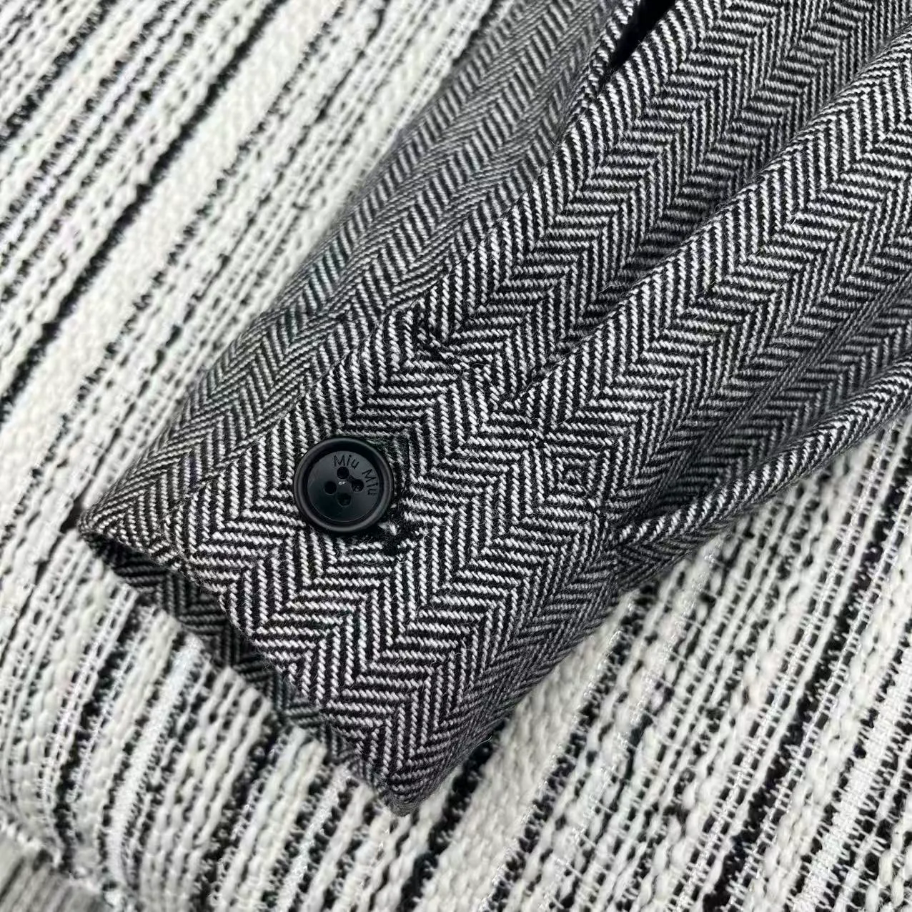 Куртки И Пуховики Женские Miu Miu 172599