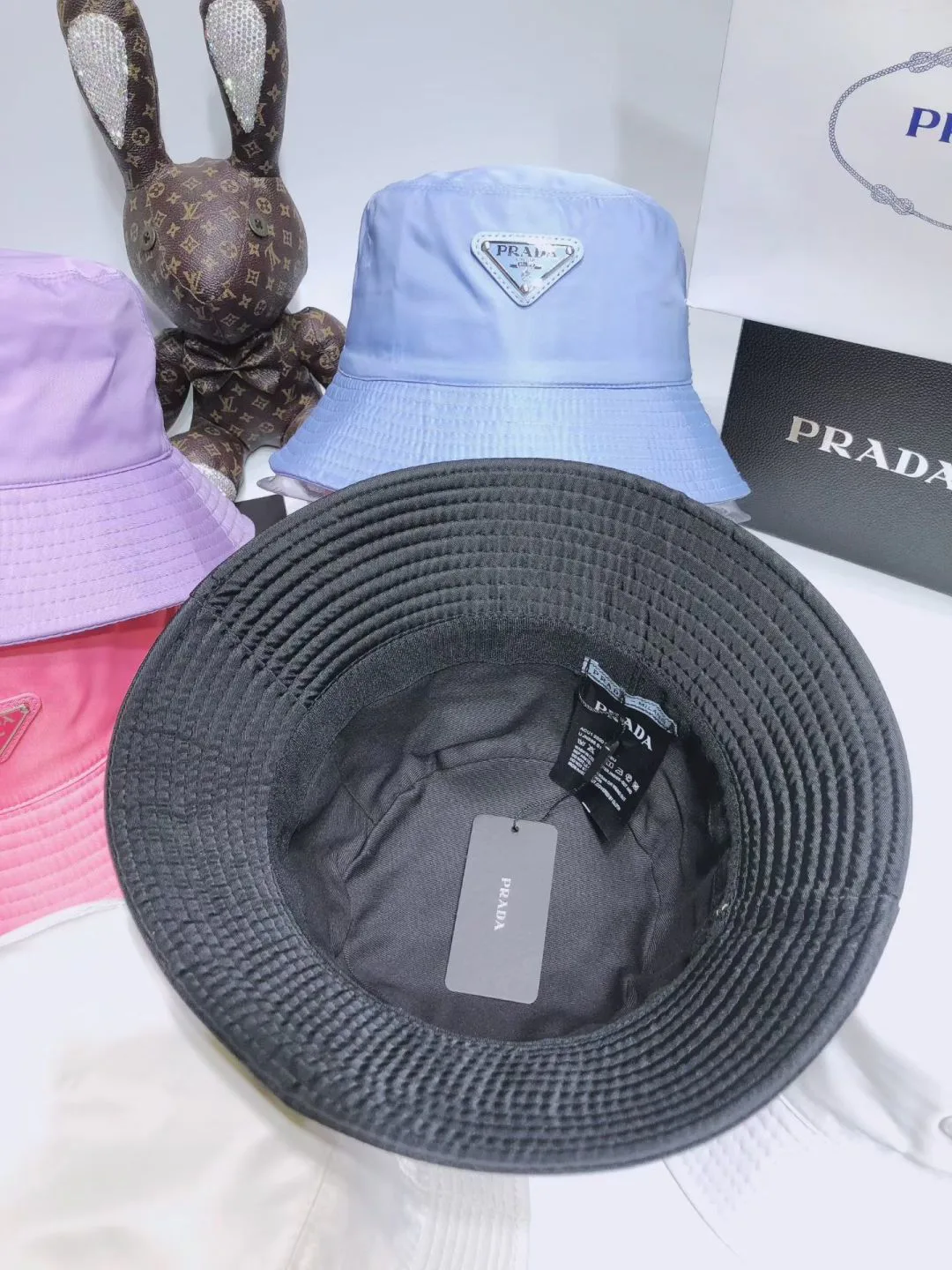 Головные Уборы Prada 13353805