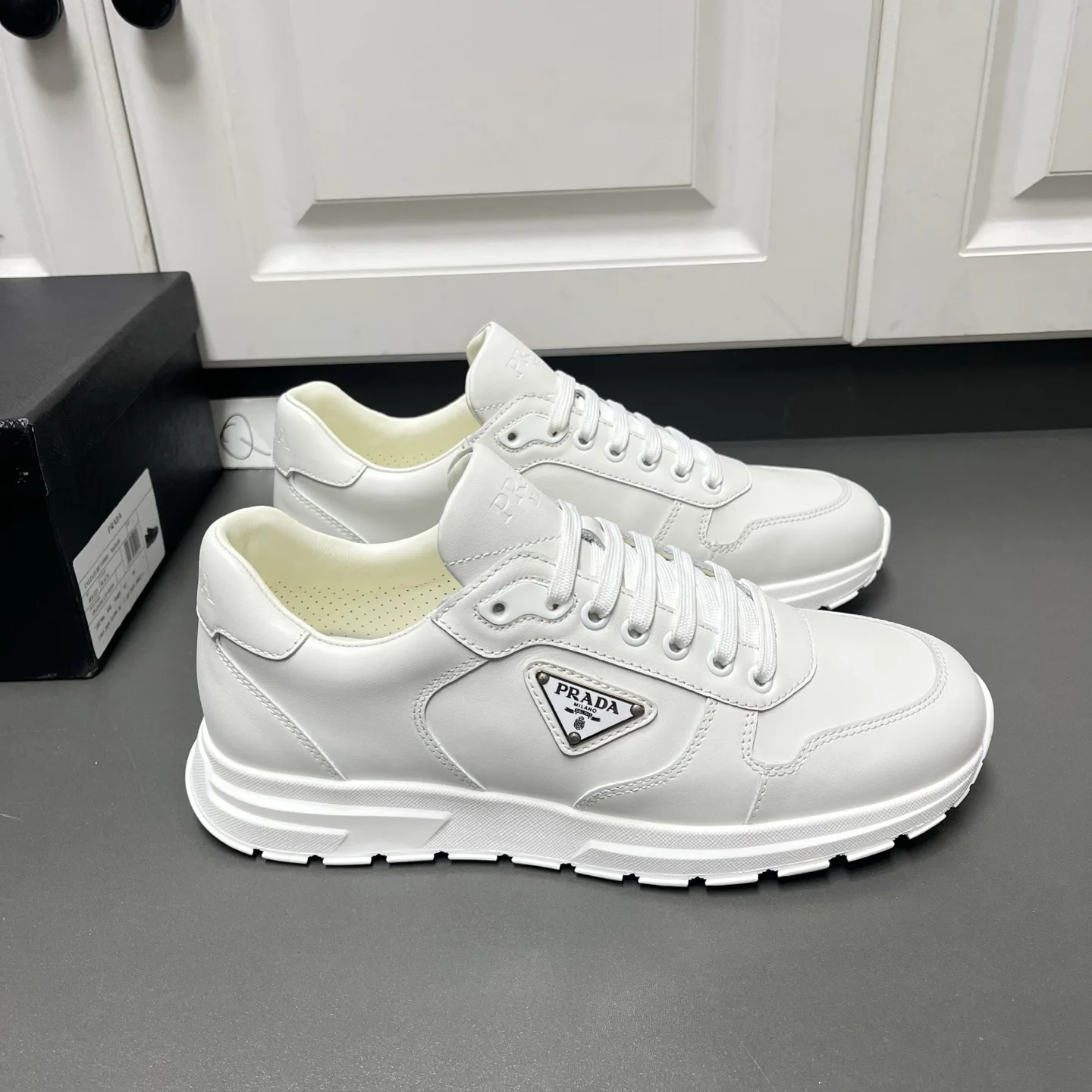 Кроссовки Мужские Prada 13403037