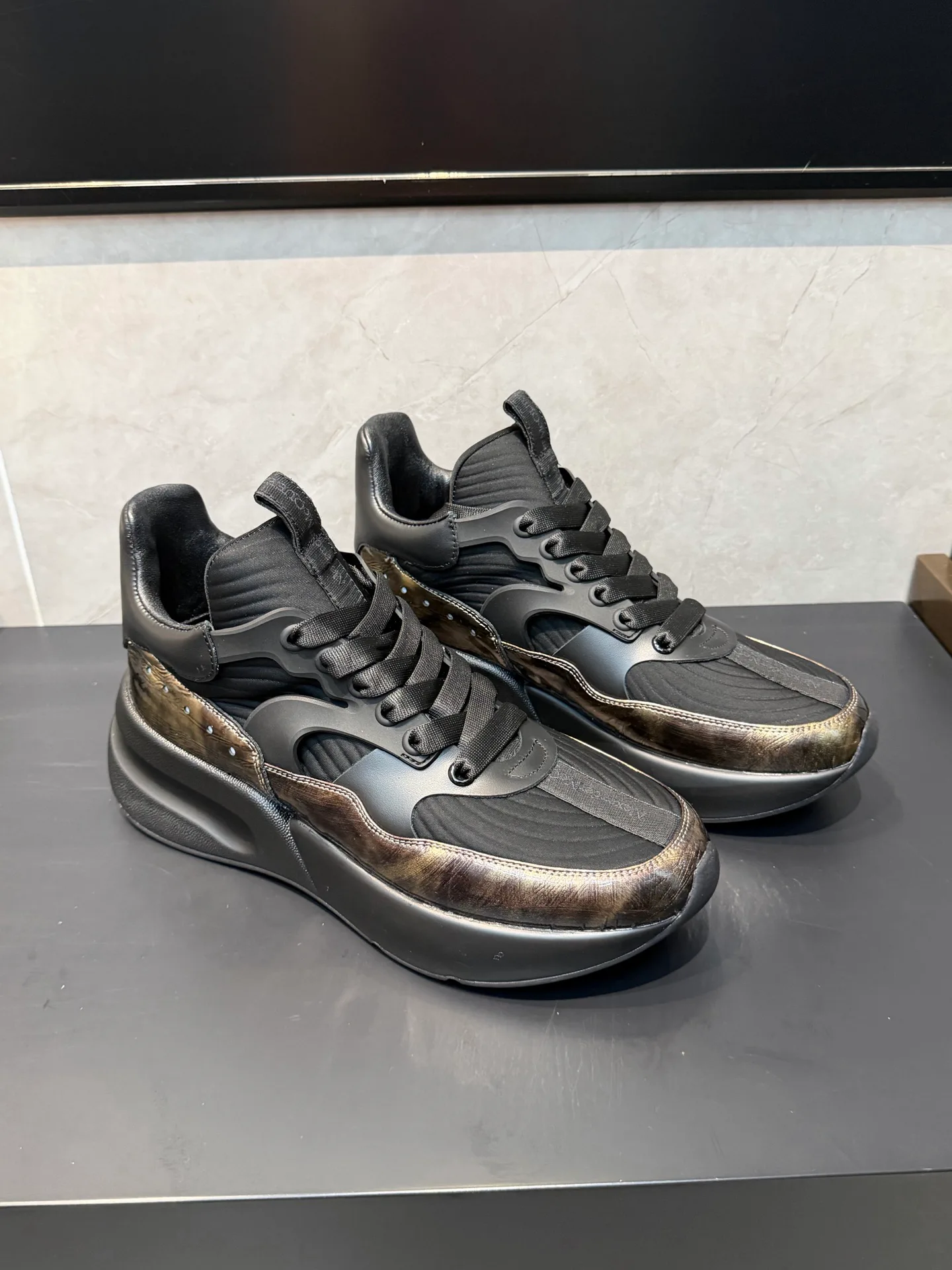 Кроссовки Женские Alexander Mcqueen 18363812