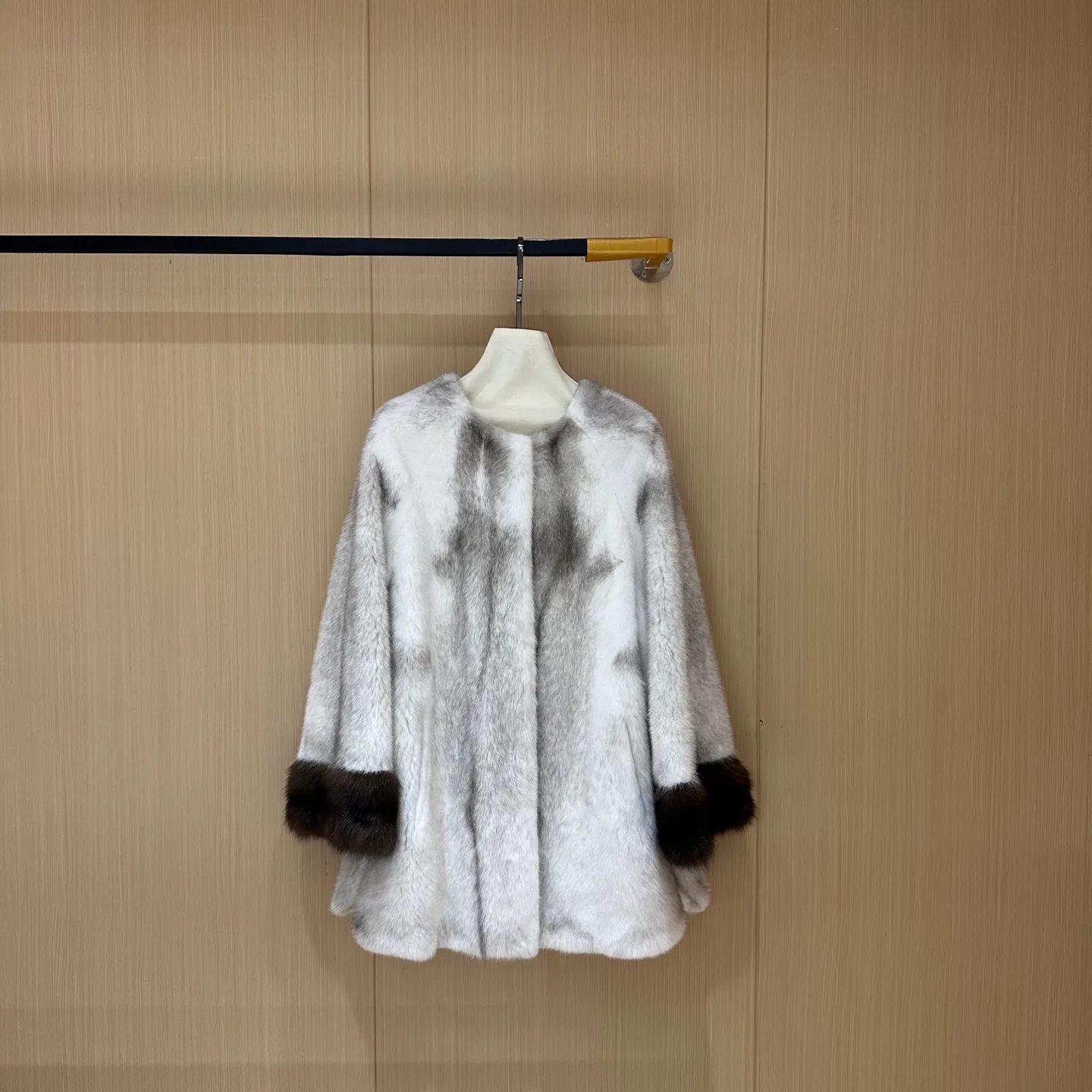 Шубы Женские Fendi 990672