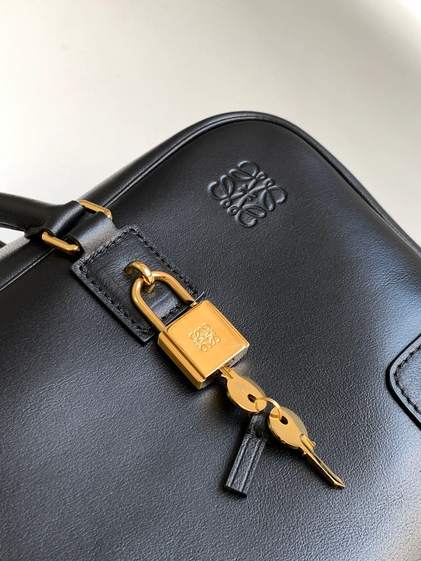 Классические Сумки Женские Loewe 5029960