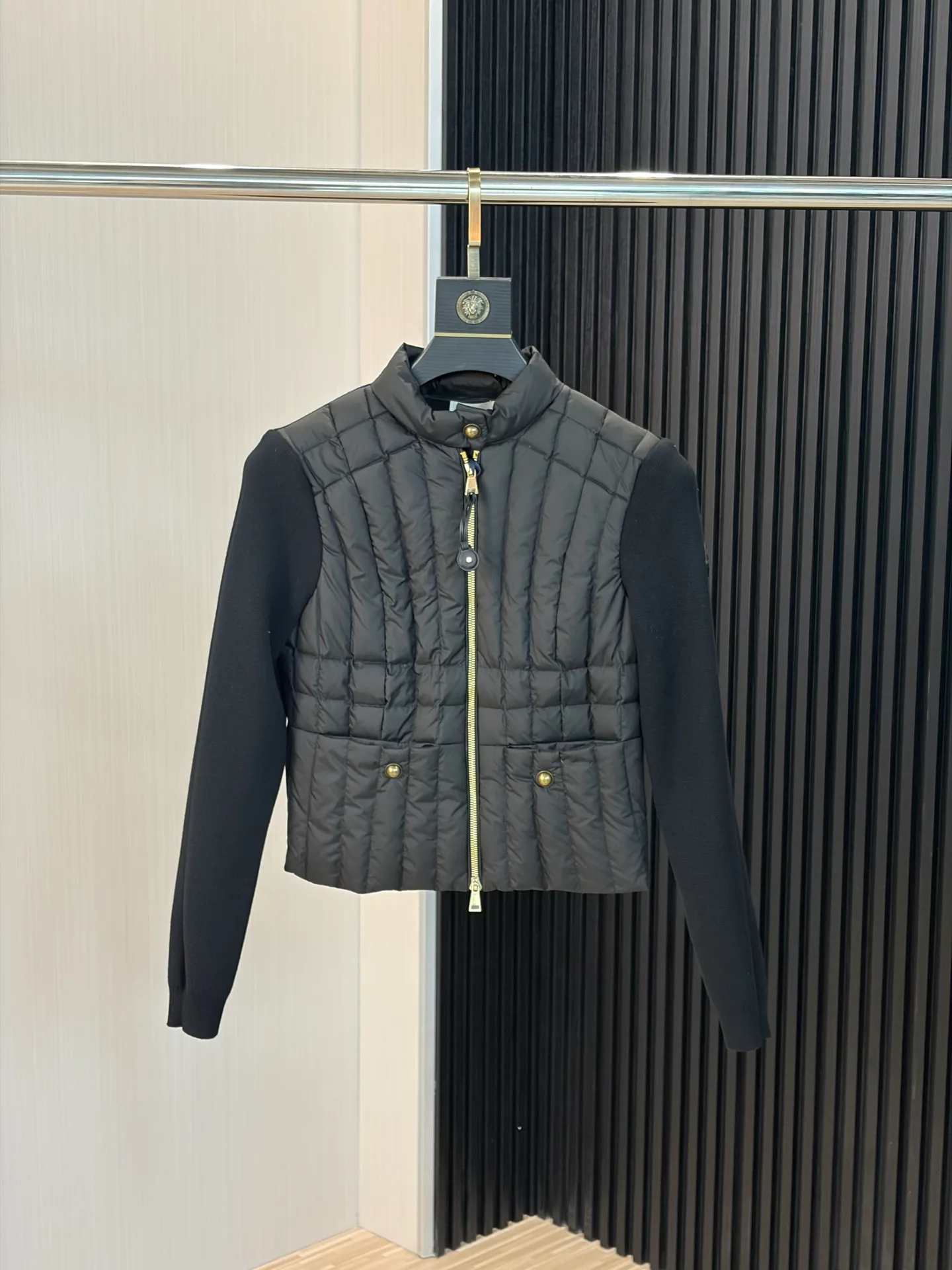 Куртки И Пуховики Женские Moncler 18673357