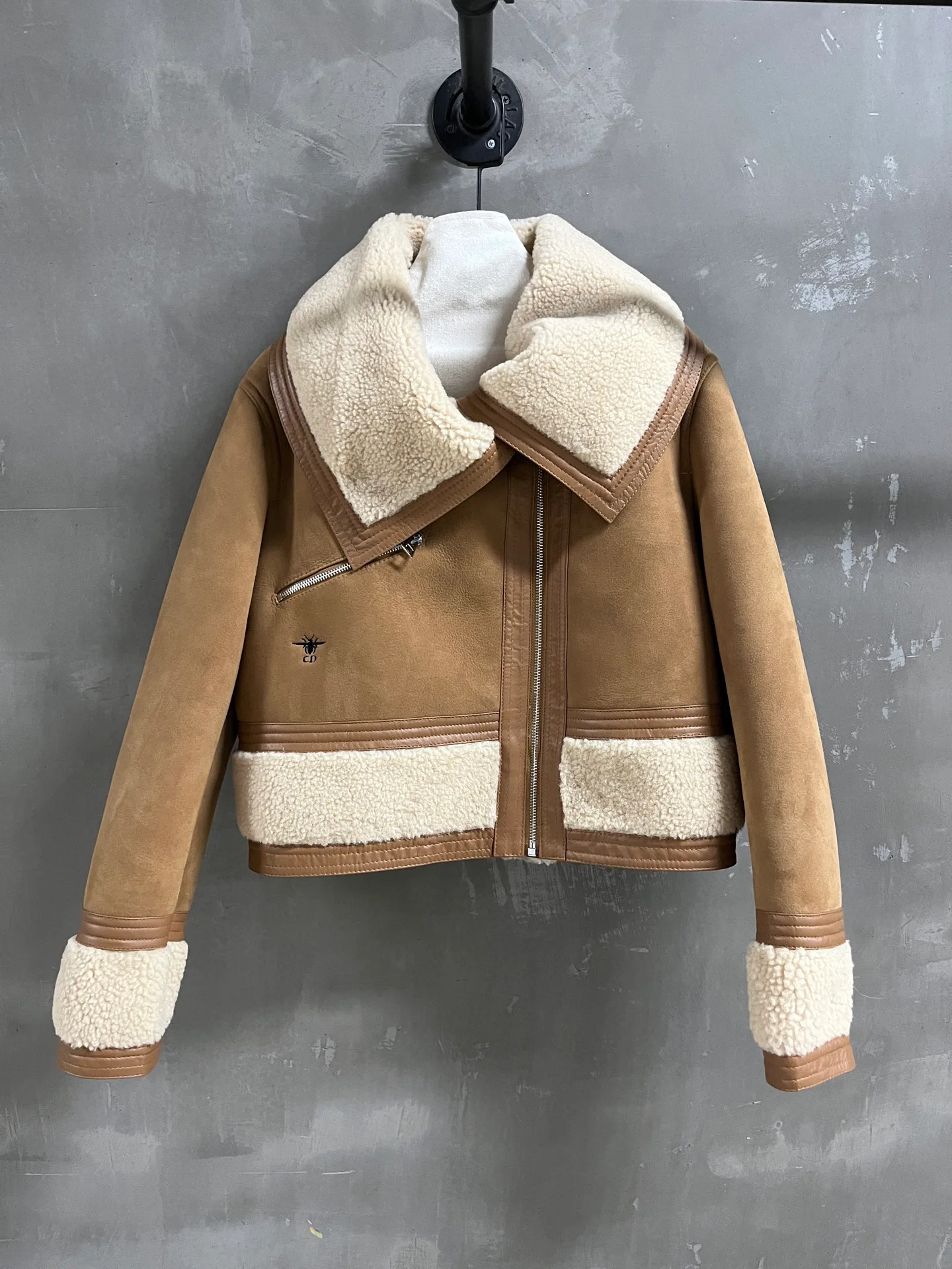 Кожаные Куртки И Дублёнки Женские Christian Dior 483845