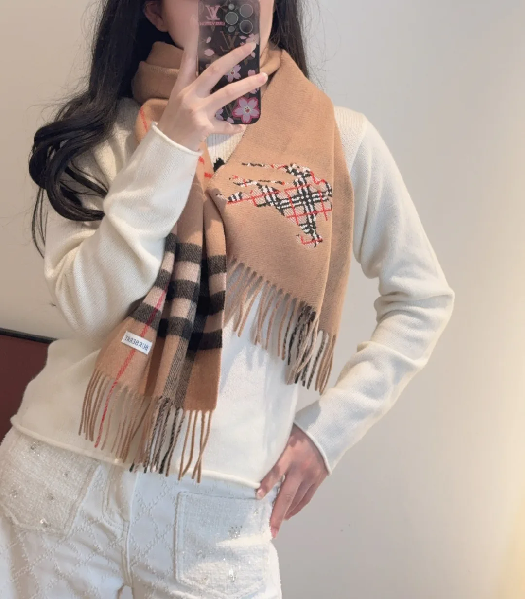 Шарфы Burberry 638088