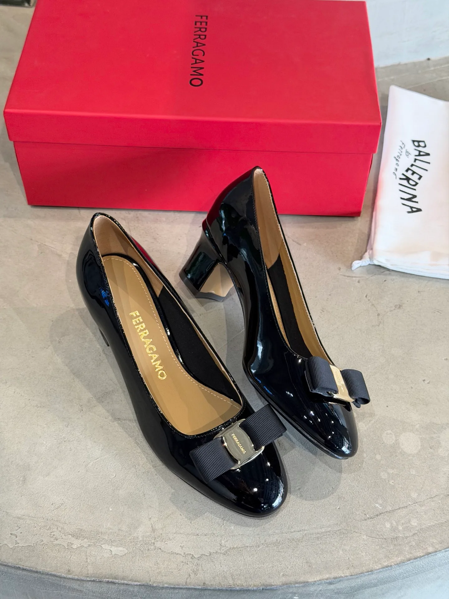 Туфли Женские Salvatore Ferragamo 11703592