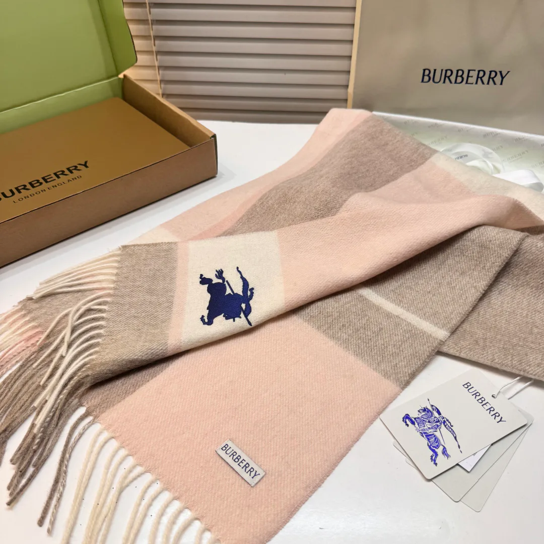 Шарфы Burberry 588313