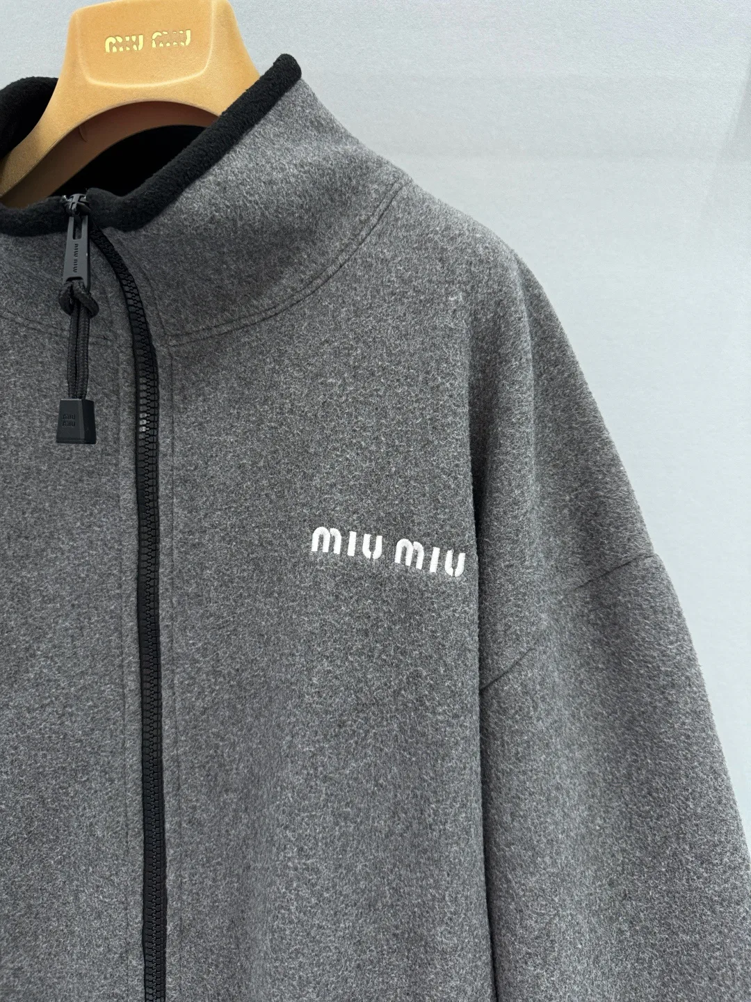 Куртки И Пуховики Женские Miu Miu 18465770