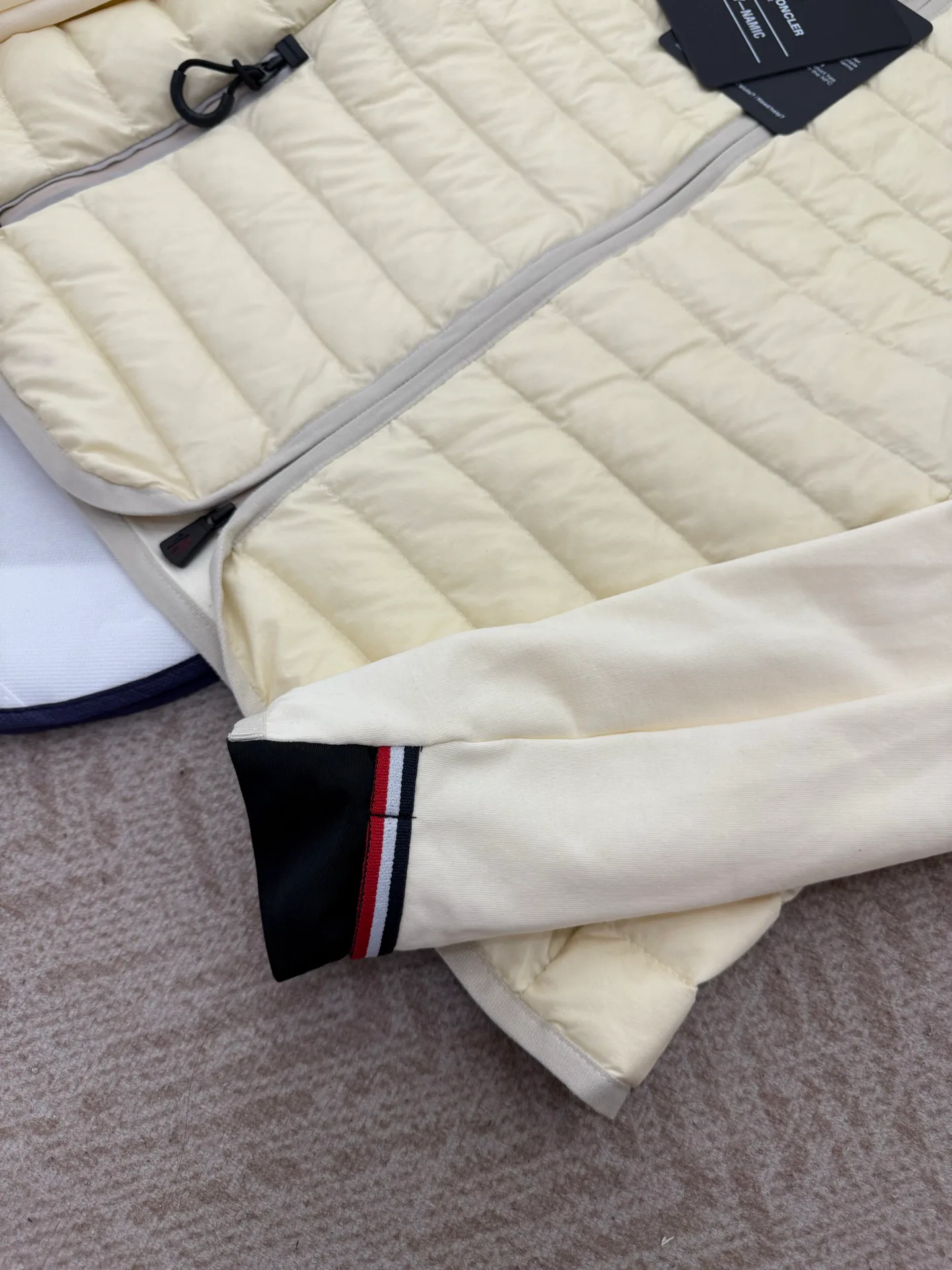 Куртки И Пуховики Женские Moncler 17922014