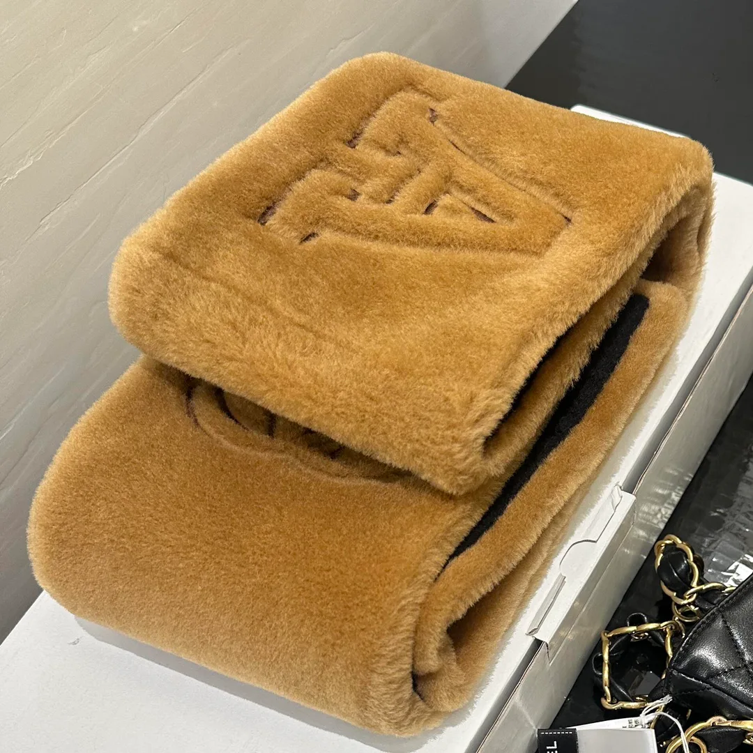 Шарфы Chanel 18347769