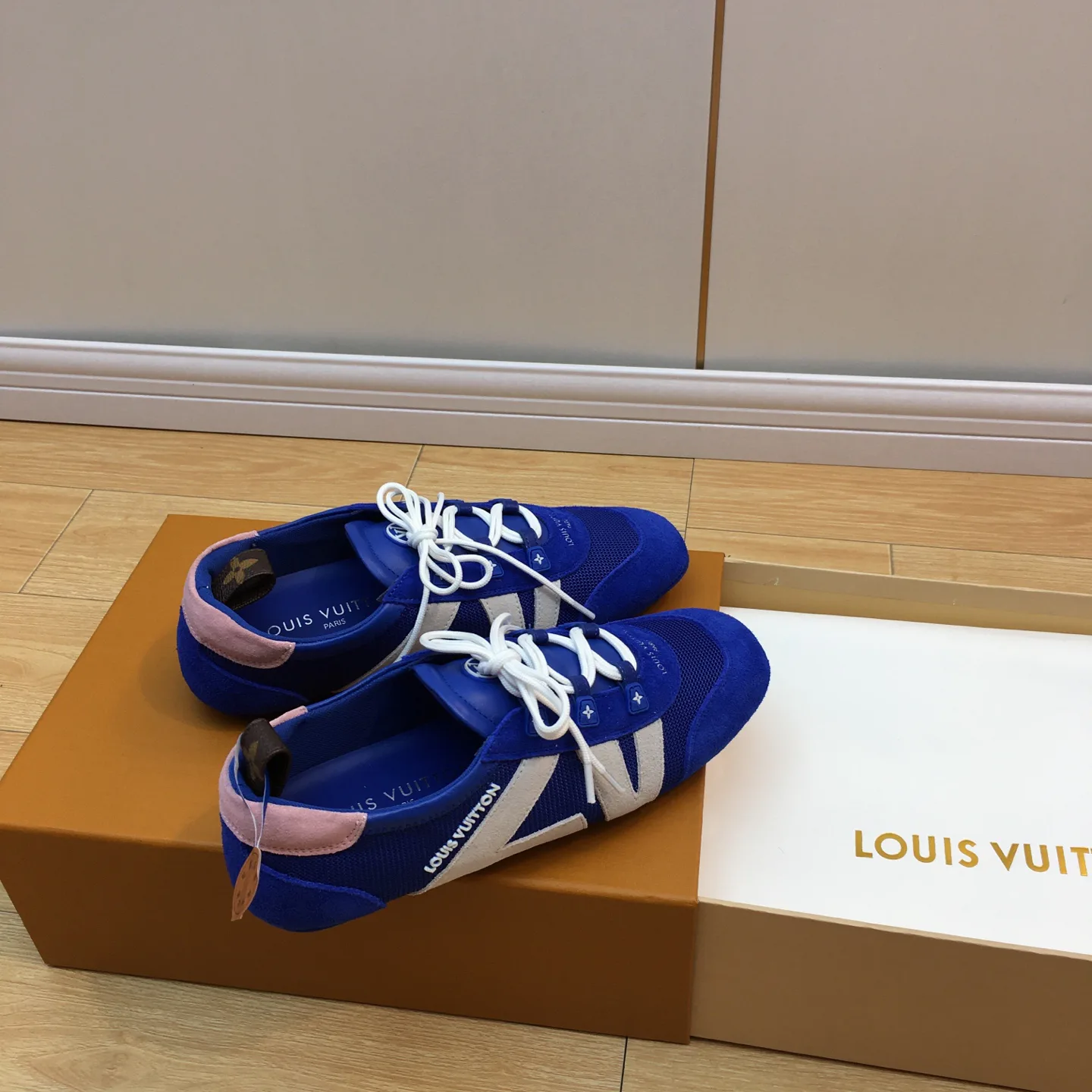 Кроссовки Женские Louis Vuitton 1590957