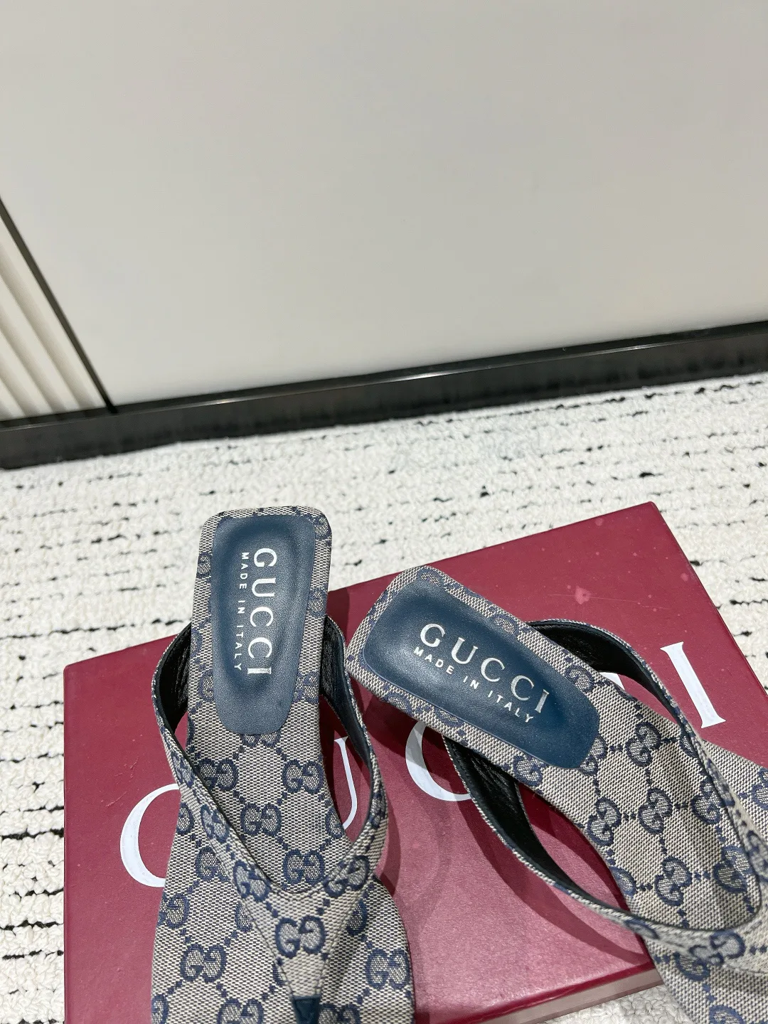 Шлепанцы Женские Gucci 17637840