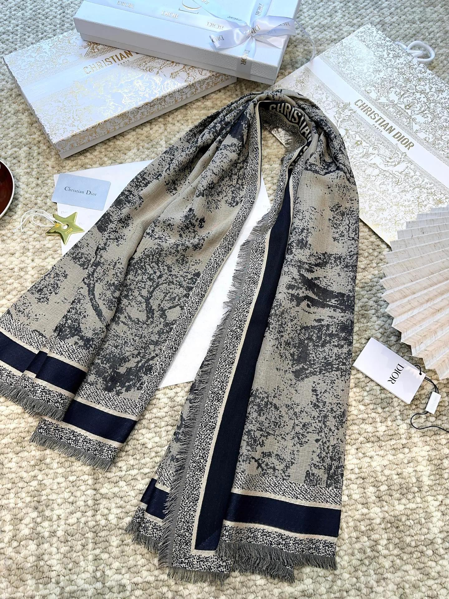 Шарфы Christian Dior 17874835