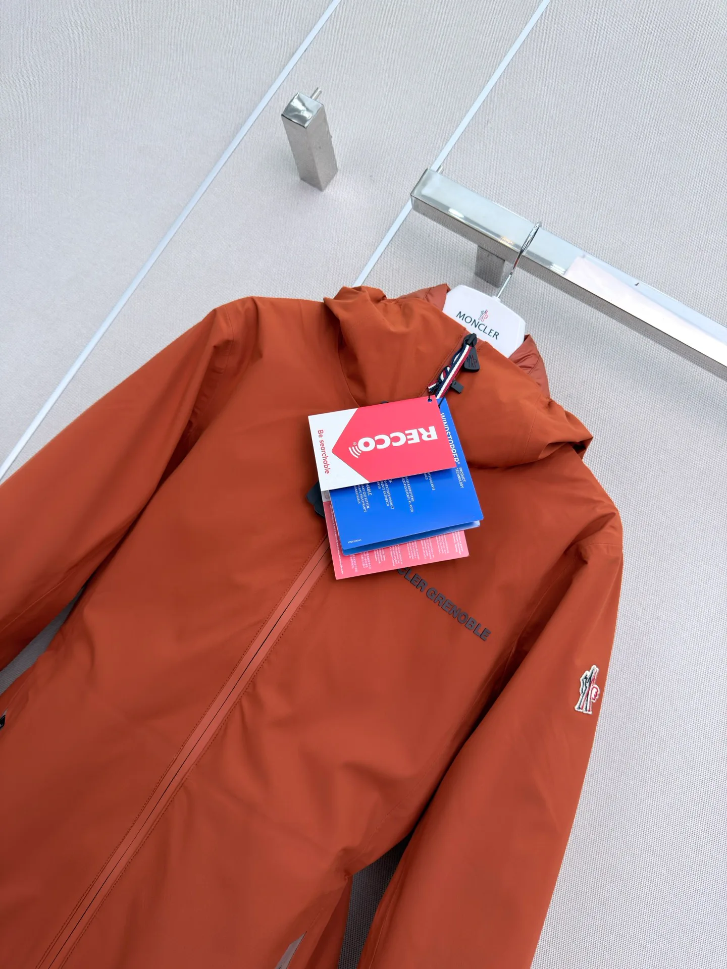 Куртки И Пуховики Женские Moncler 18501659
