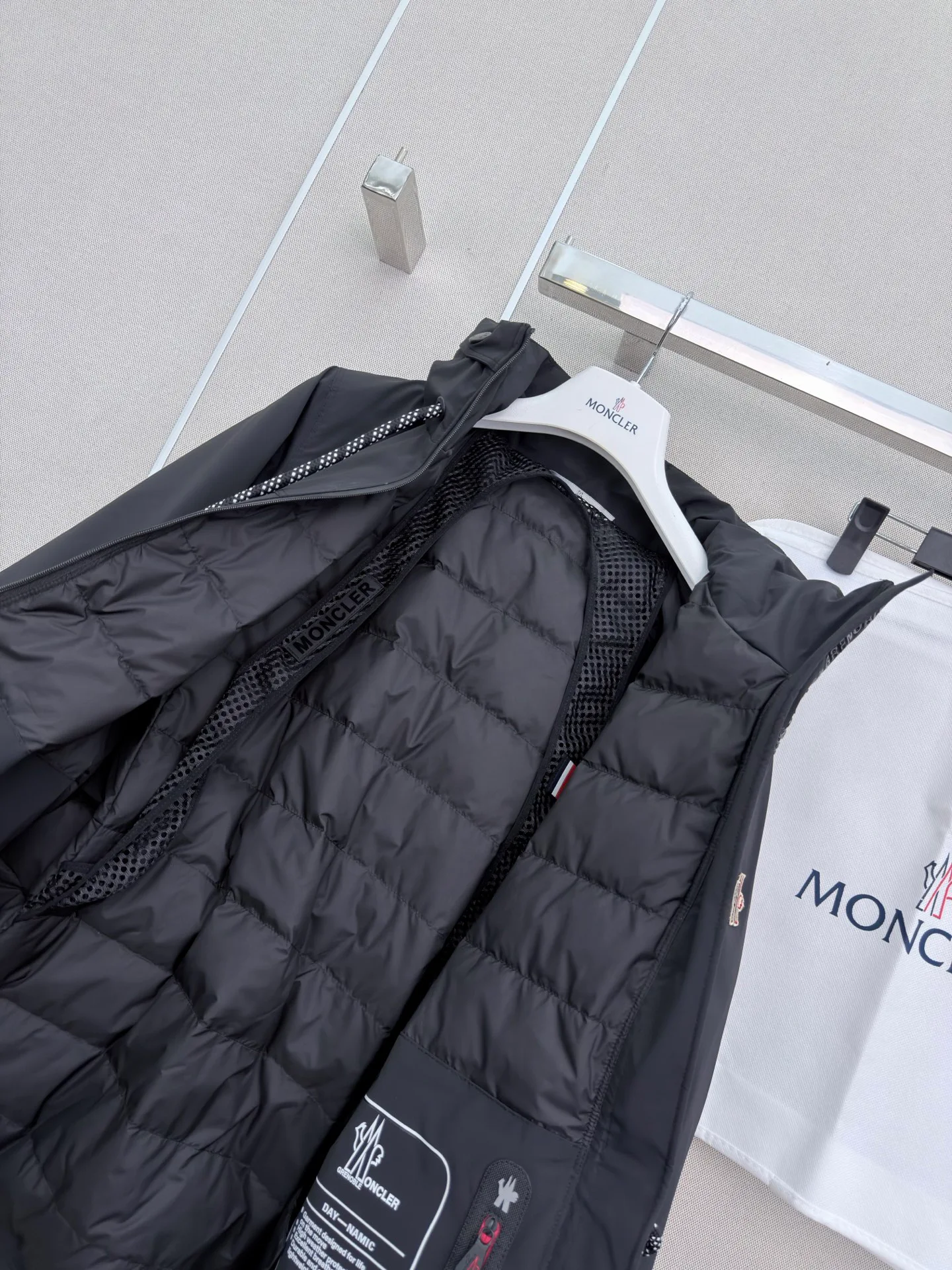 Куртки И Пуховики Женские Moncler 19589656