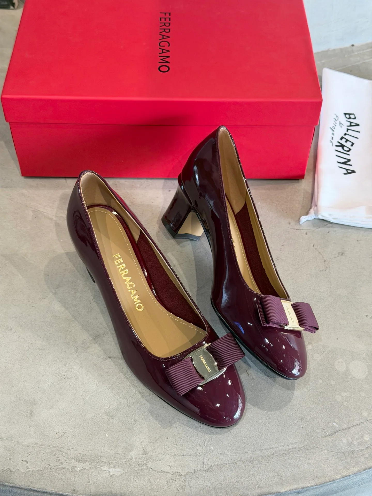 Туфли Женские Salvatore Ferragamo 11703594