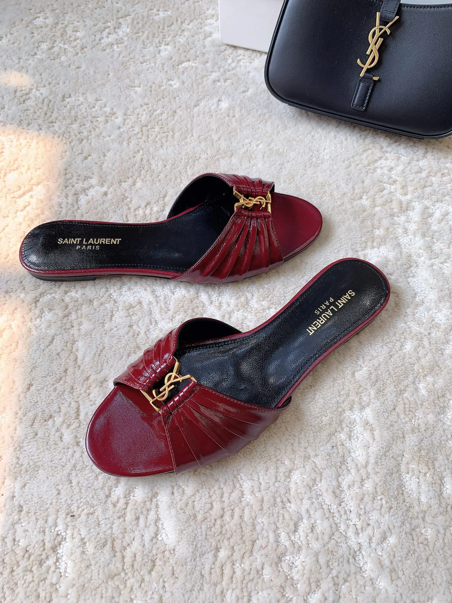Шлепанцы Женские Saint Laurent 13565777
