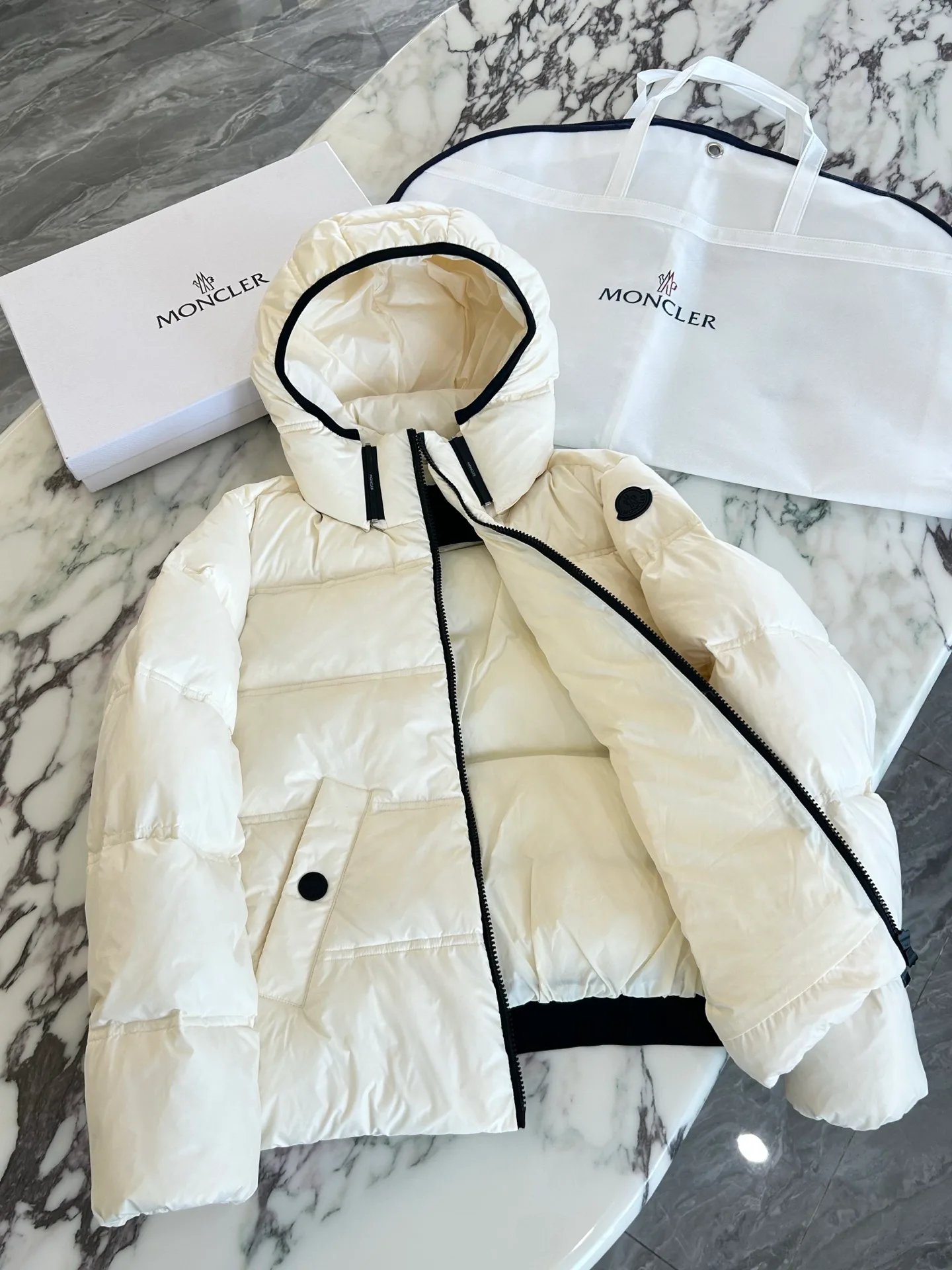 Куртки И Пуховики Женские Moncler 17904501